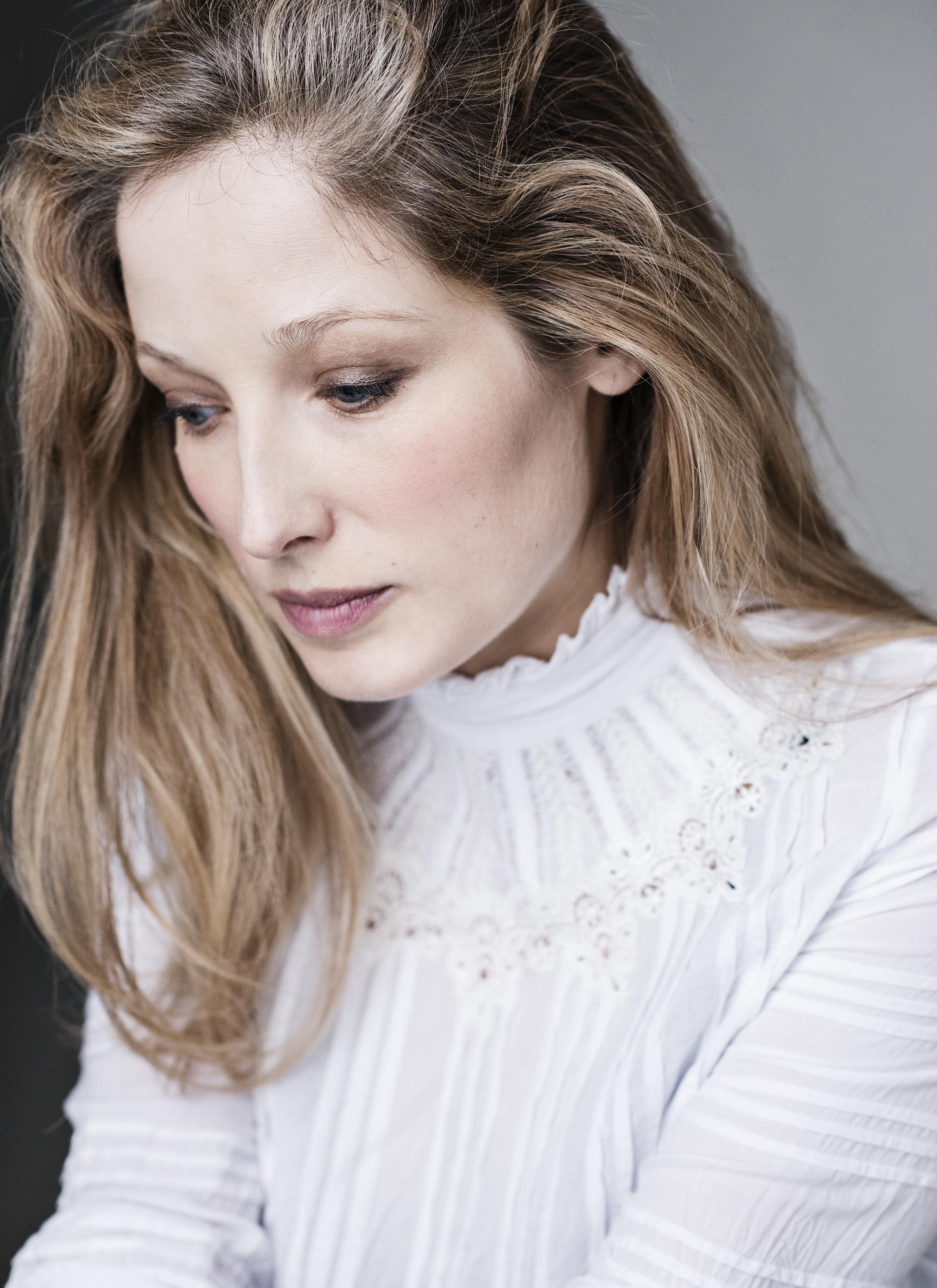 actor Michelle Duncan large photo