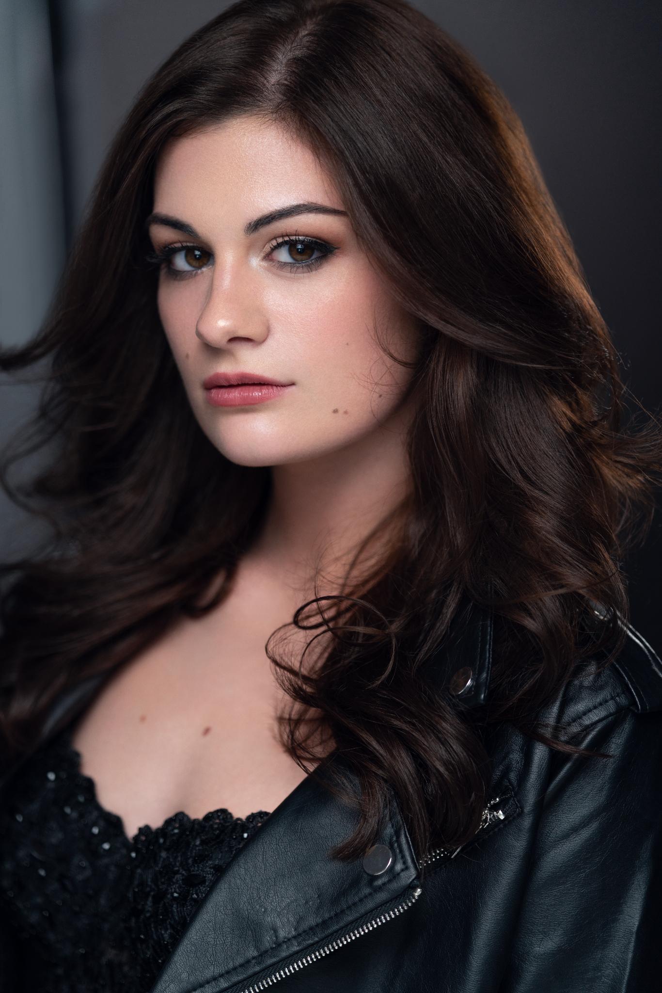 actor Mikaela Happas large photo