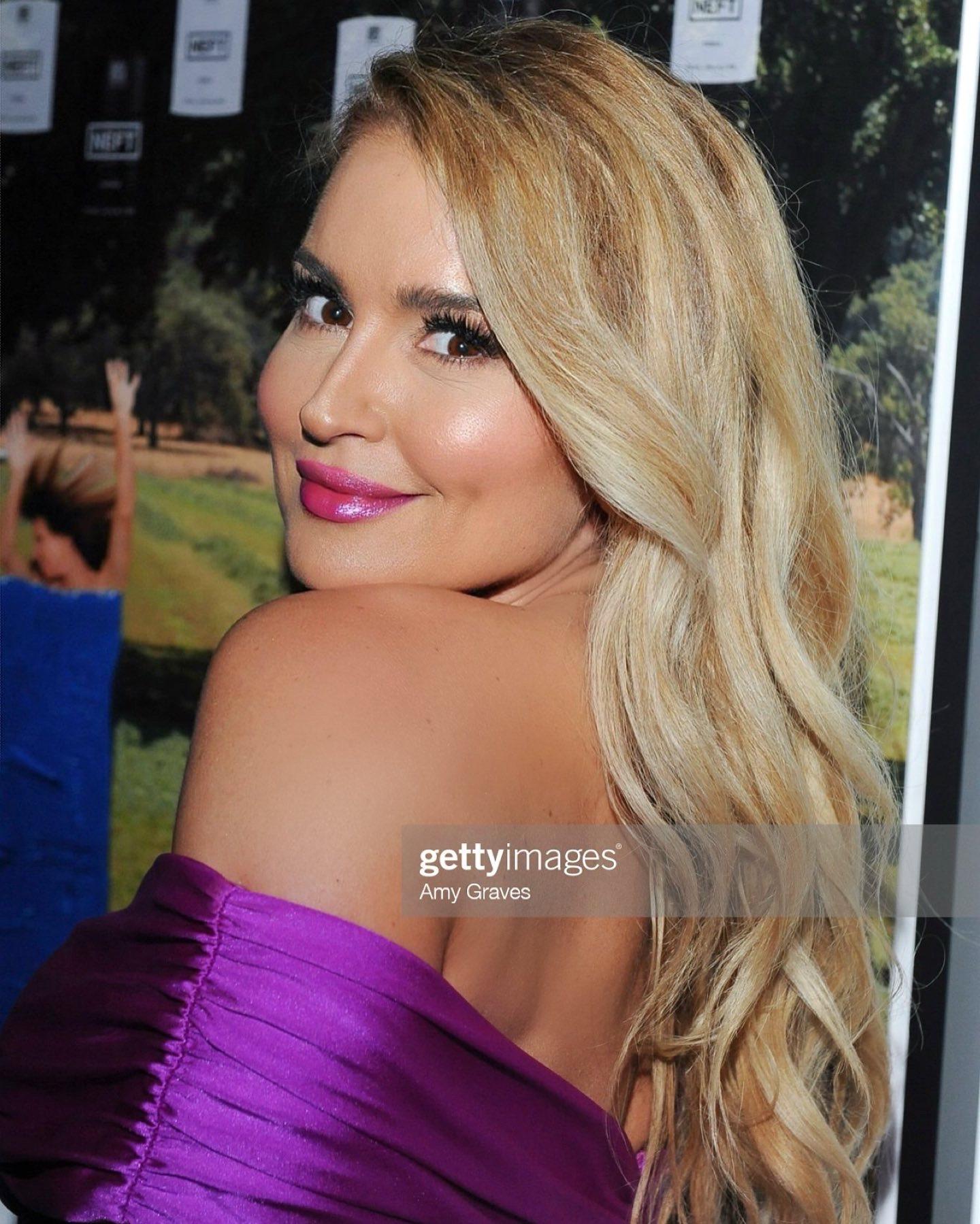 actor Mara Marini large photo