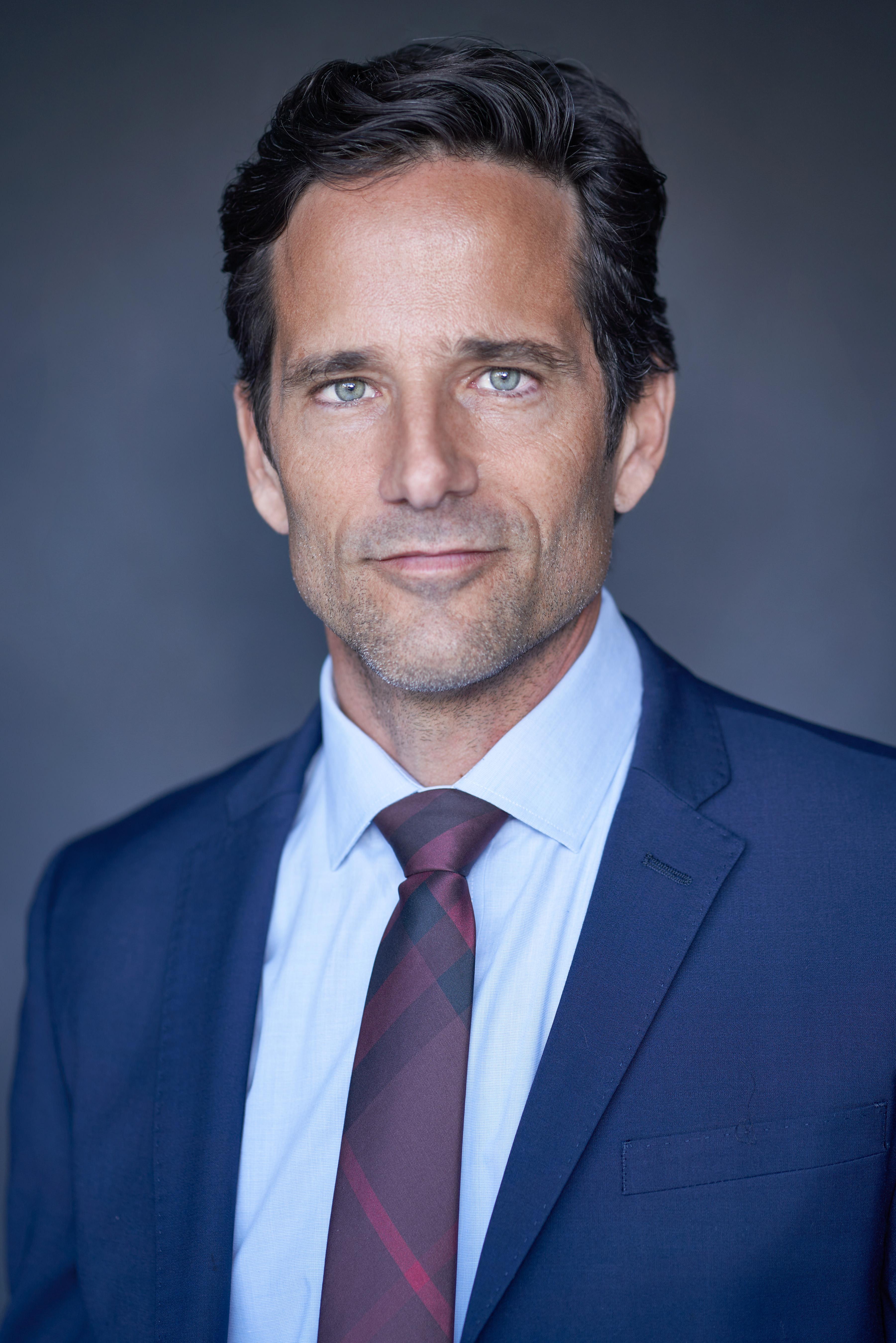 actor Todd Cahoon large photo