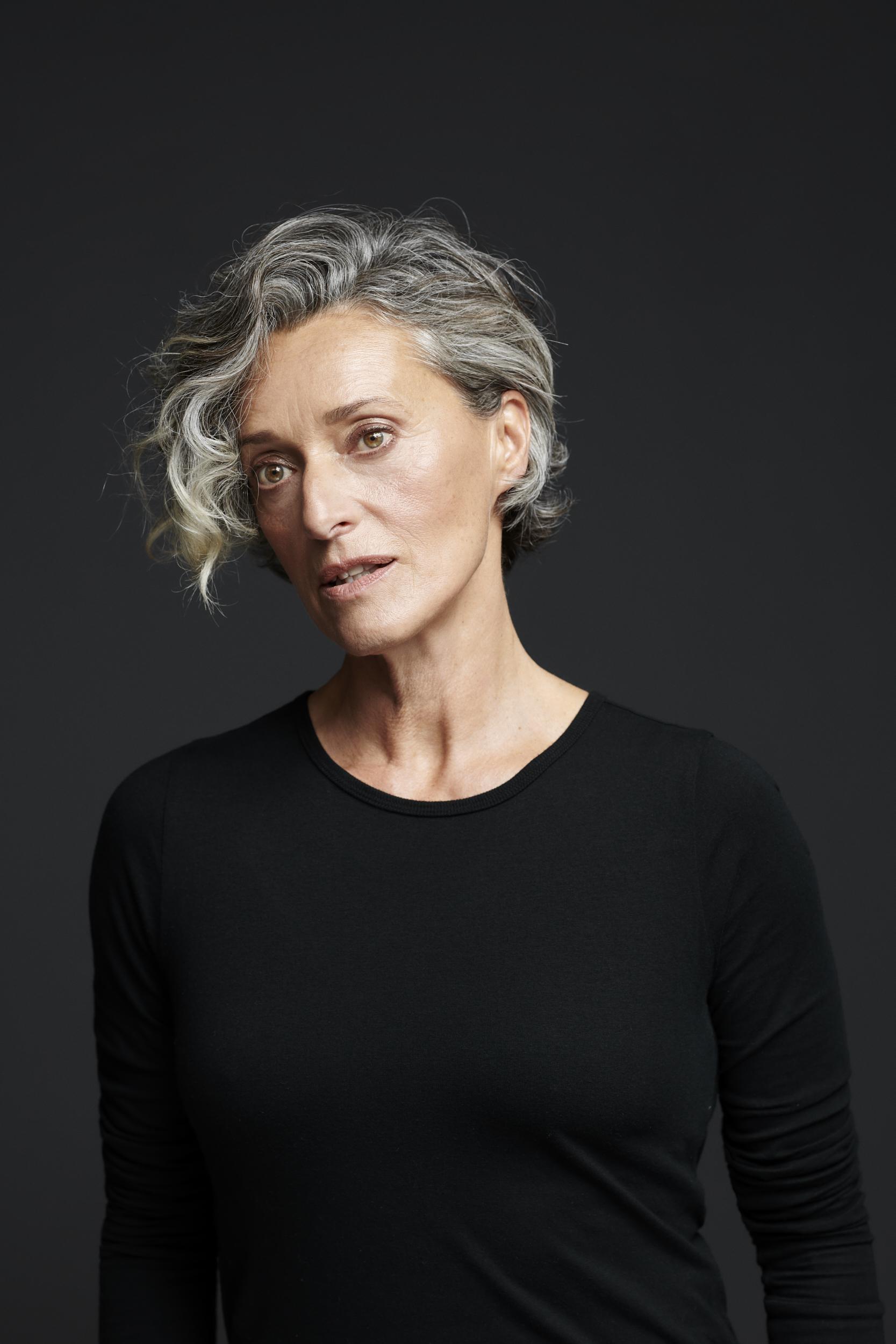 actor Éva Magyar large photo