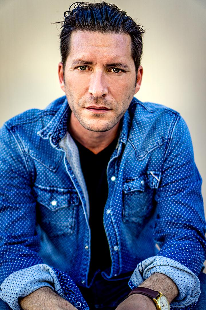 actor Mike Falkow large photo