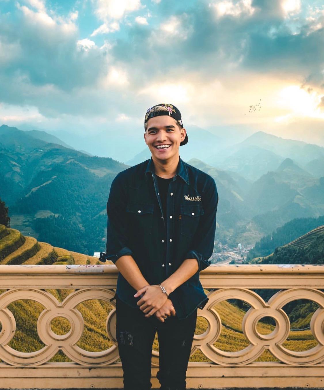 actor Alex Wassabi large photo