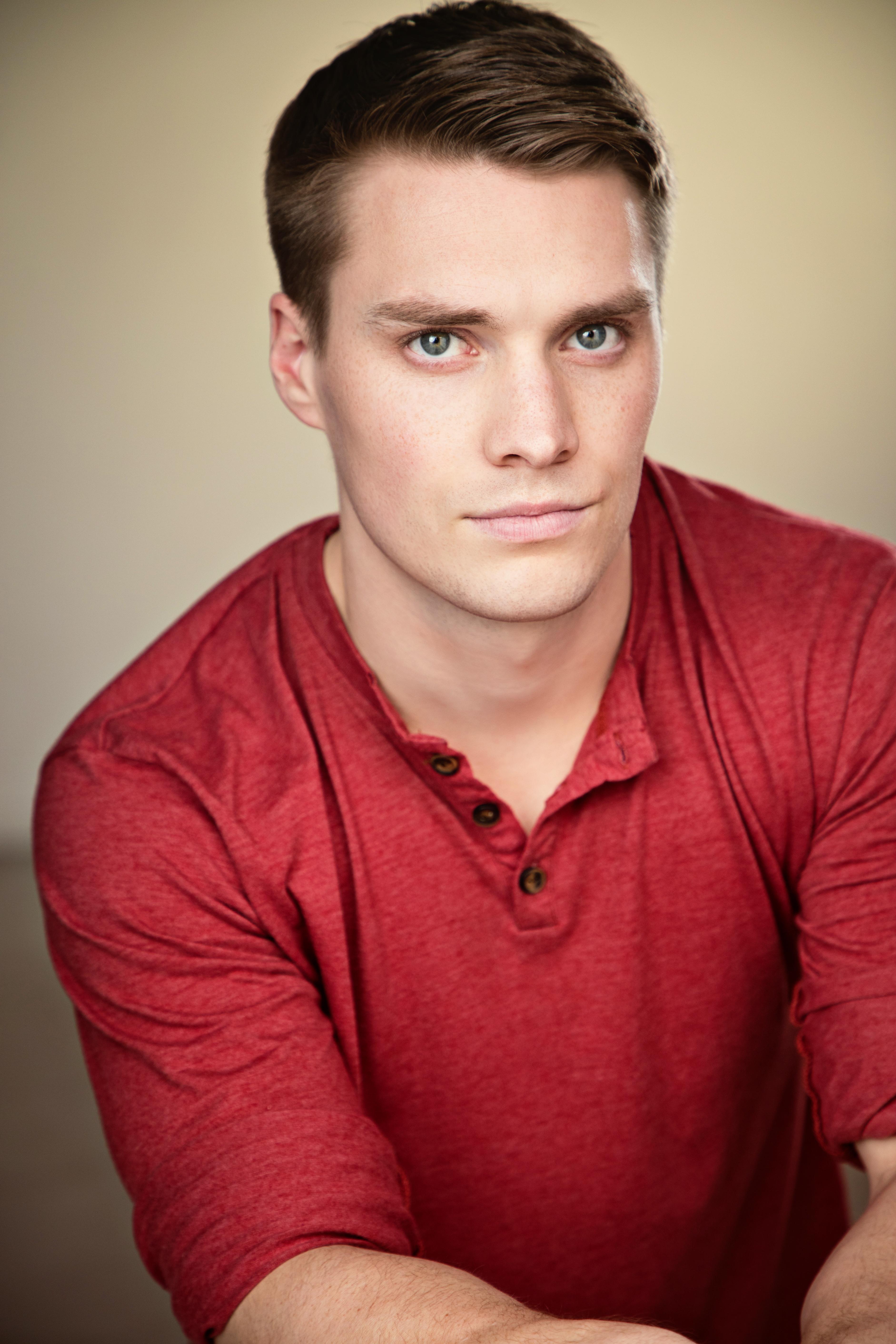 actor Dylan Flynn large photo