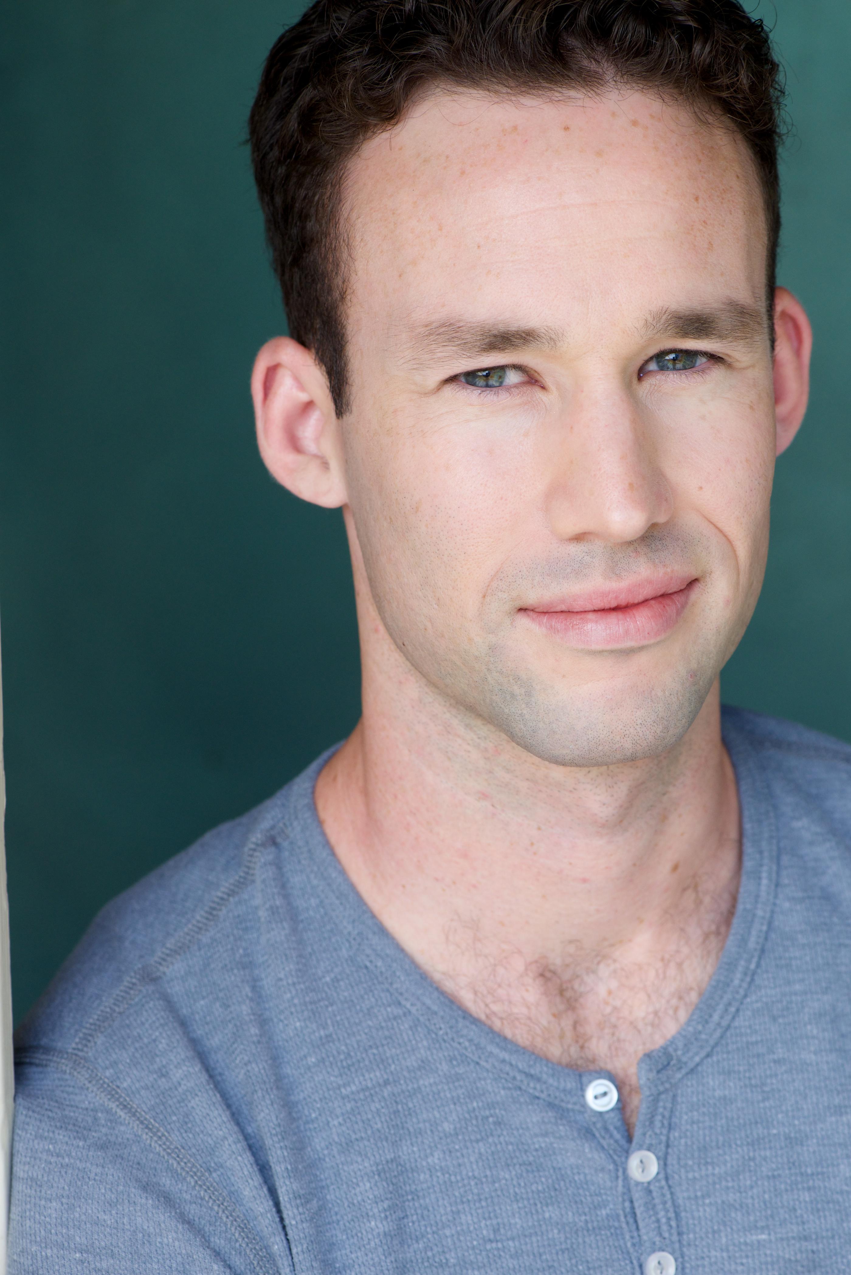 actor Kyle Billings large photo