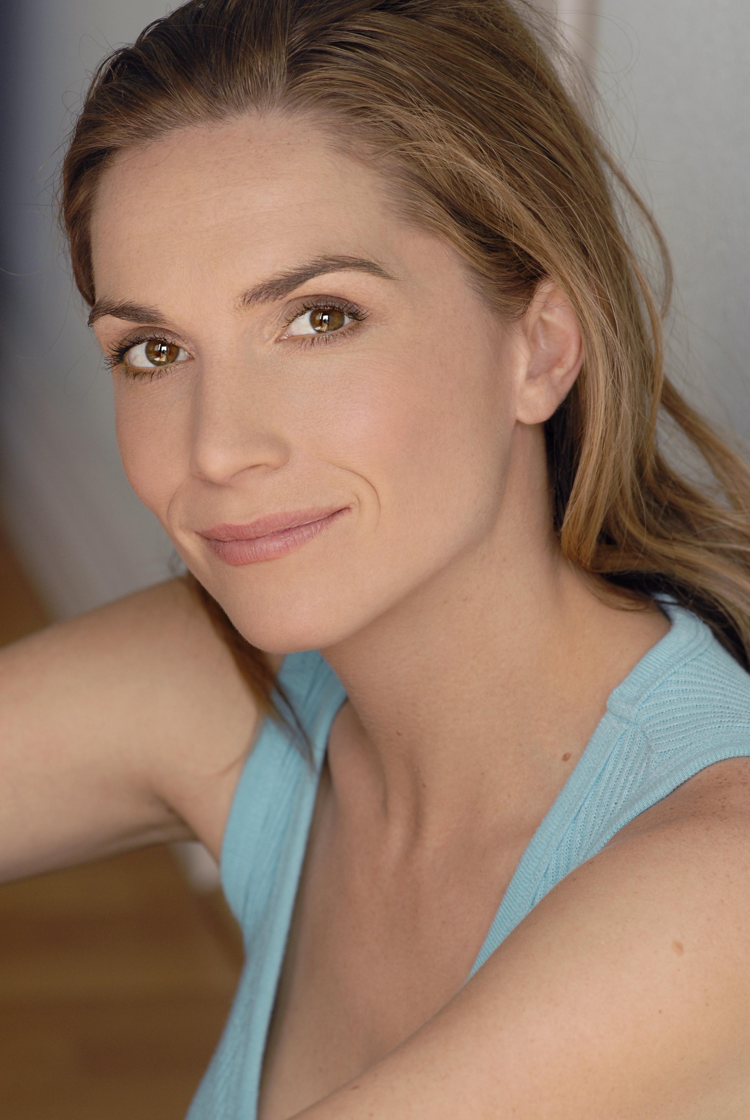 actor Genevieve Hegney large photo