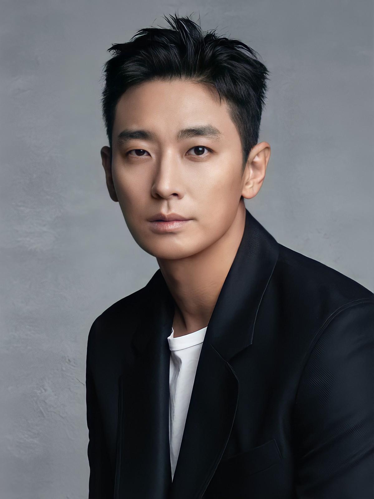actor Ju Ji-Hoon large photo