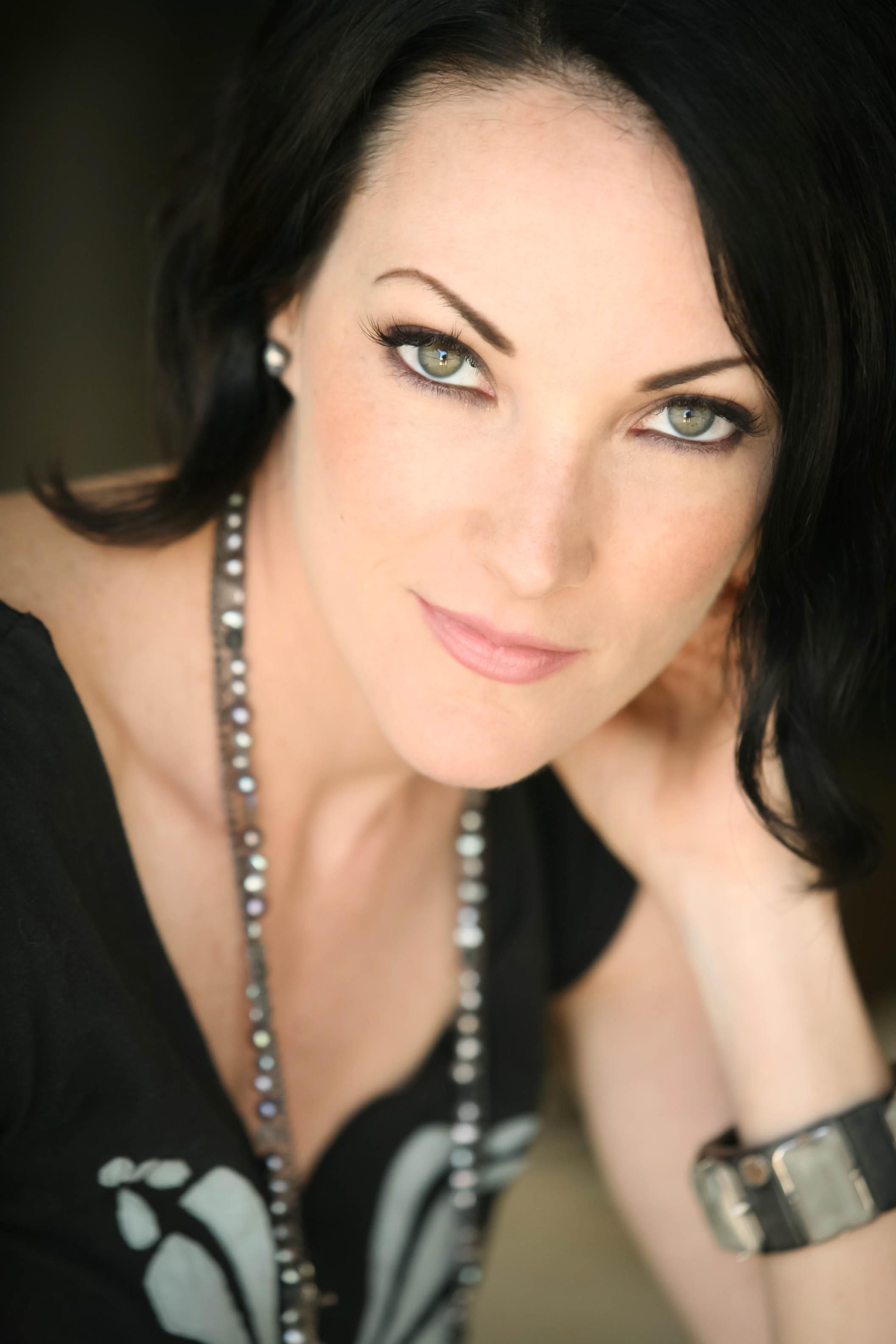 actor Gina Briganti large photo