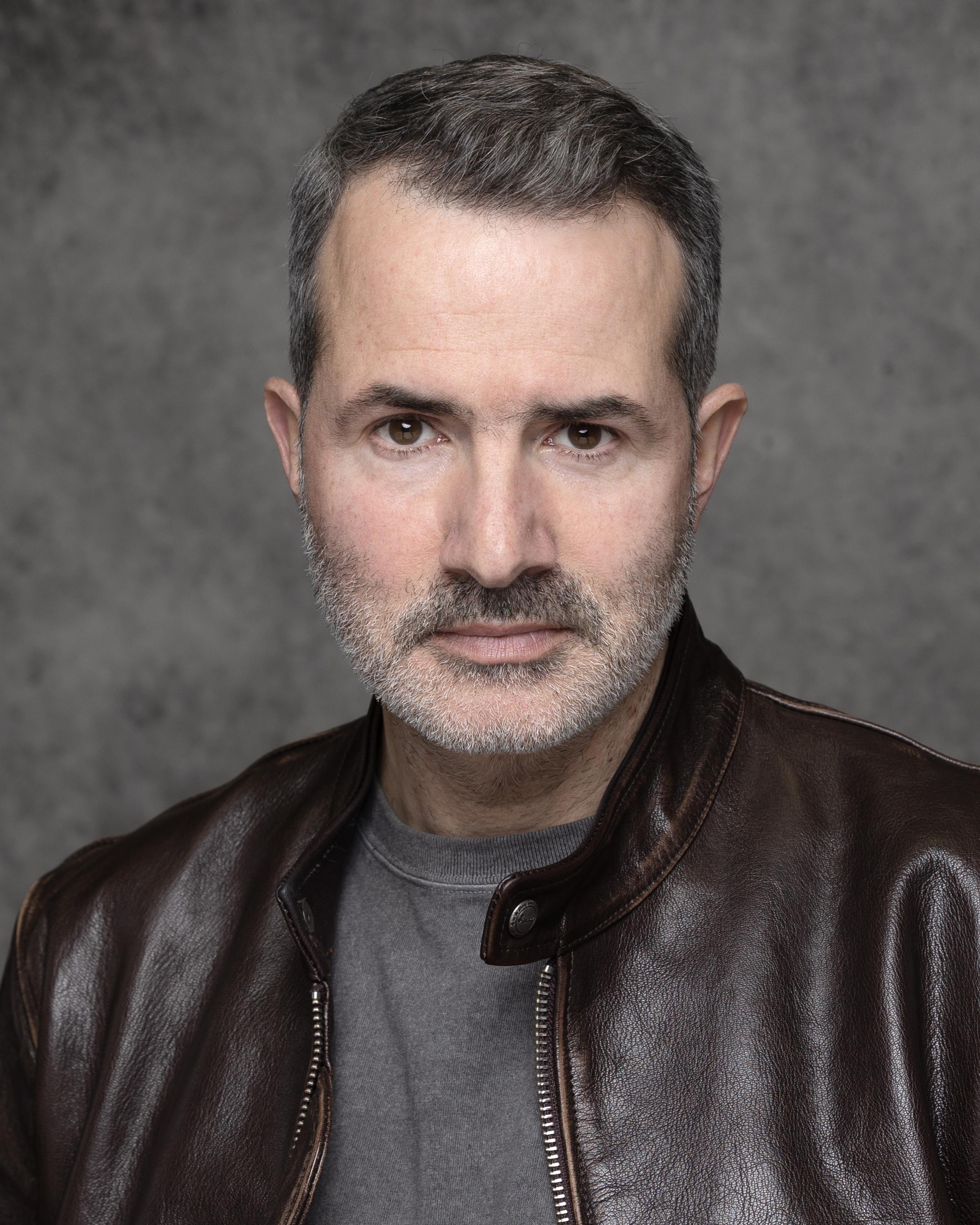 actor Robin Kirwan large photo