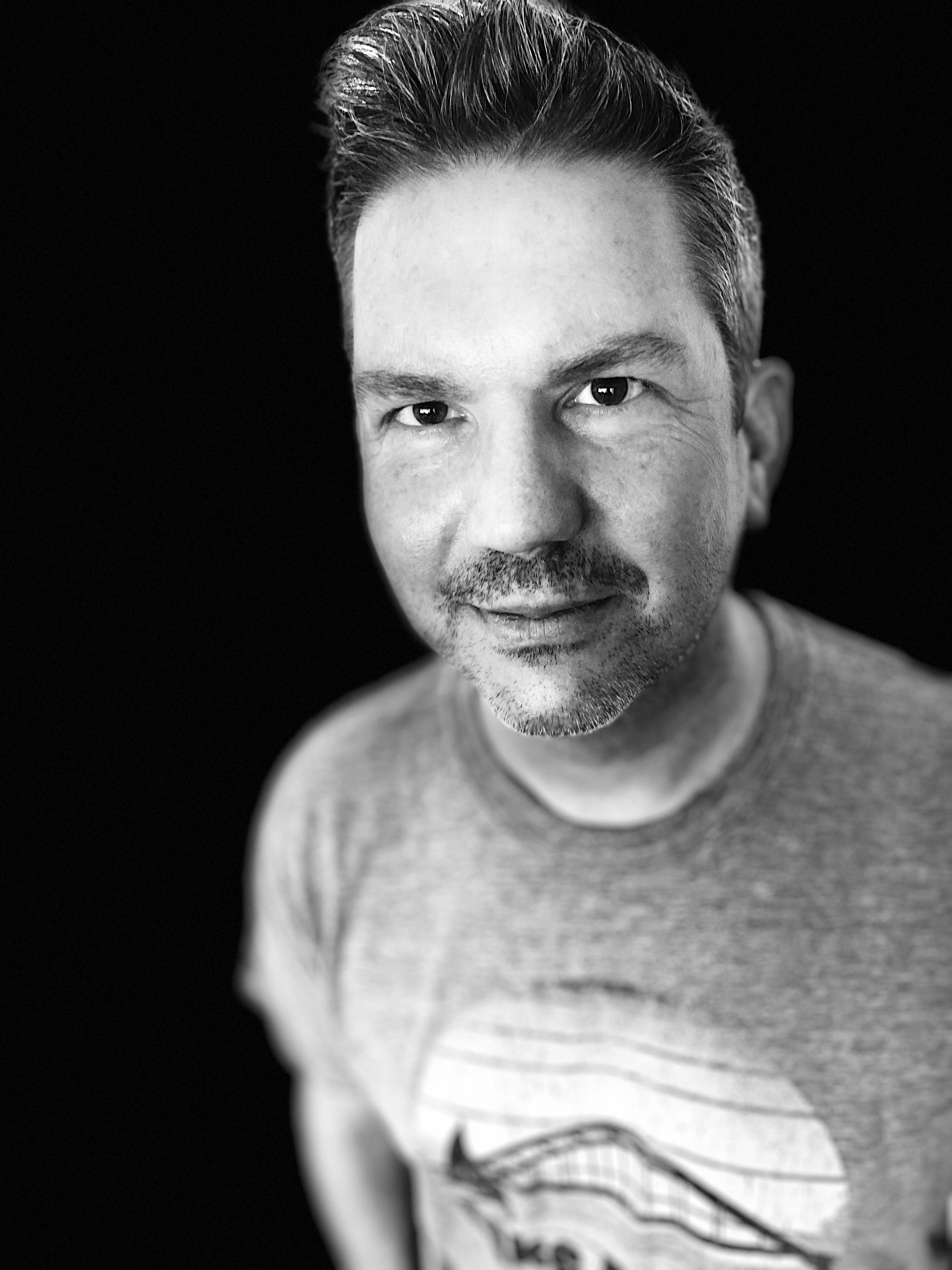 actor Erik Lunseth large photo