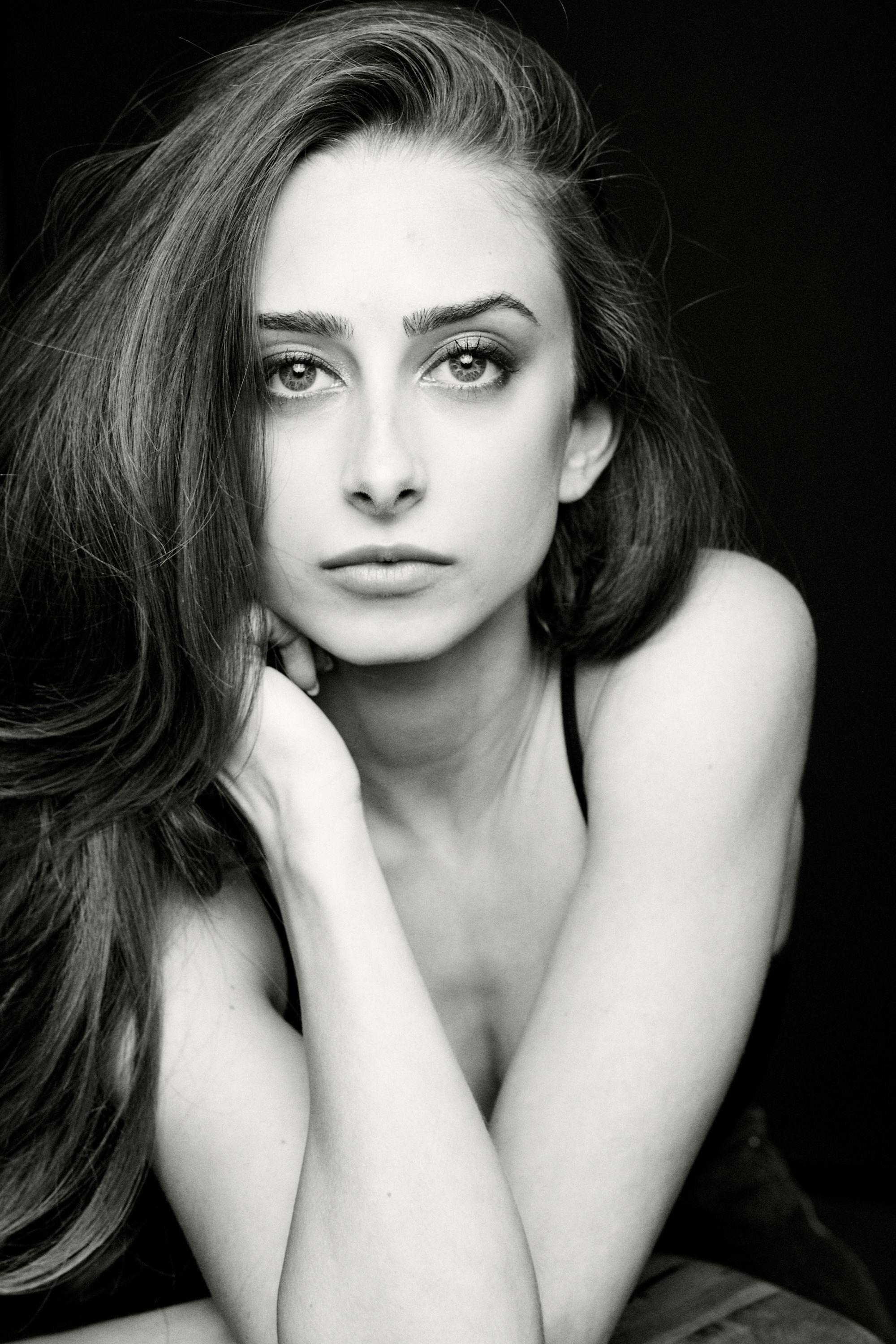 actor Madeleine Gardella large photo