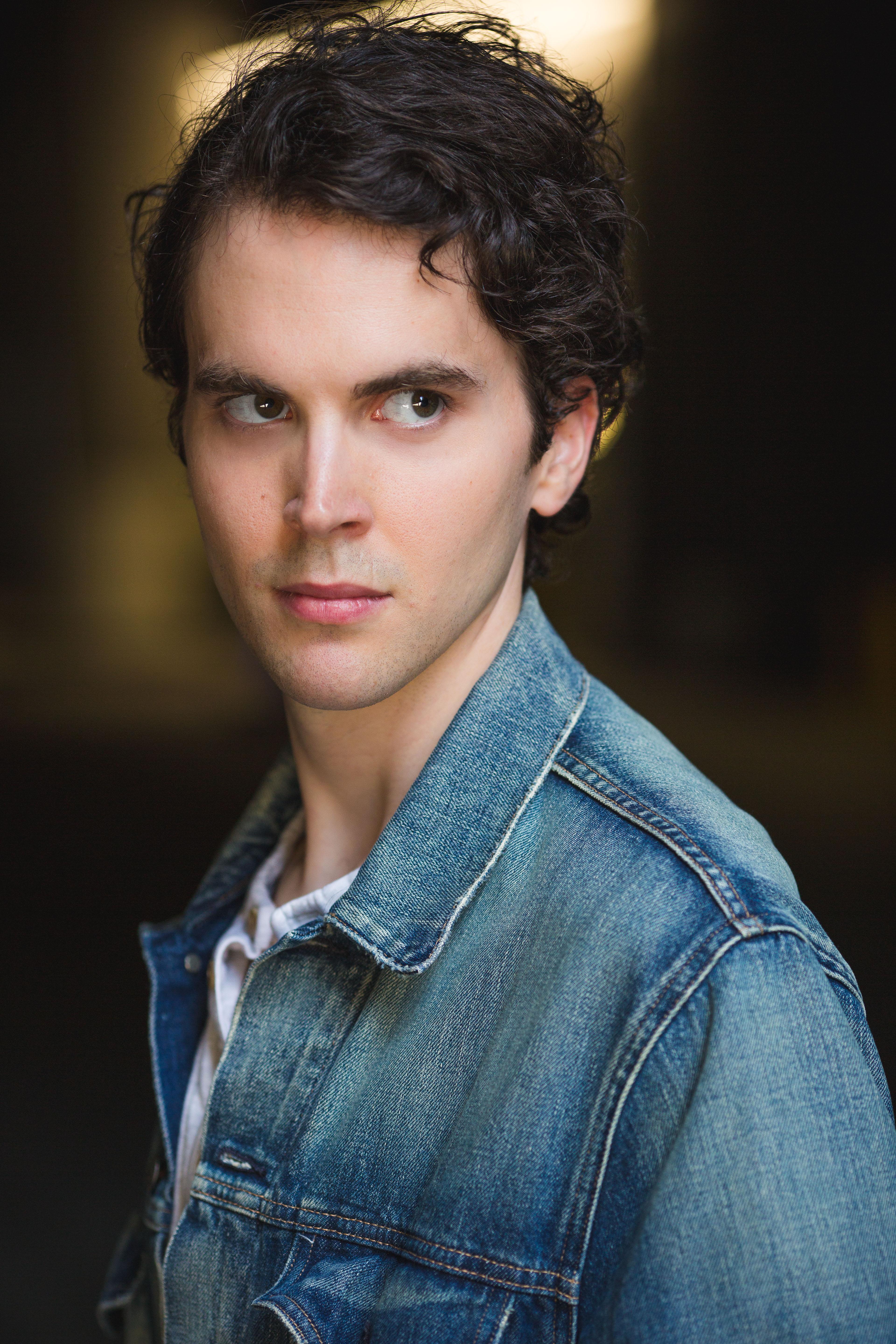 actor Austin Arnold large photo