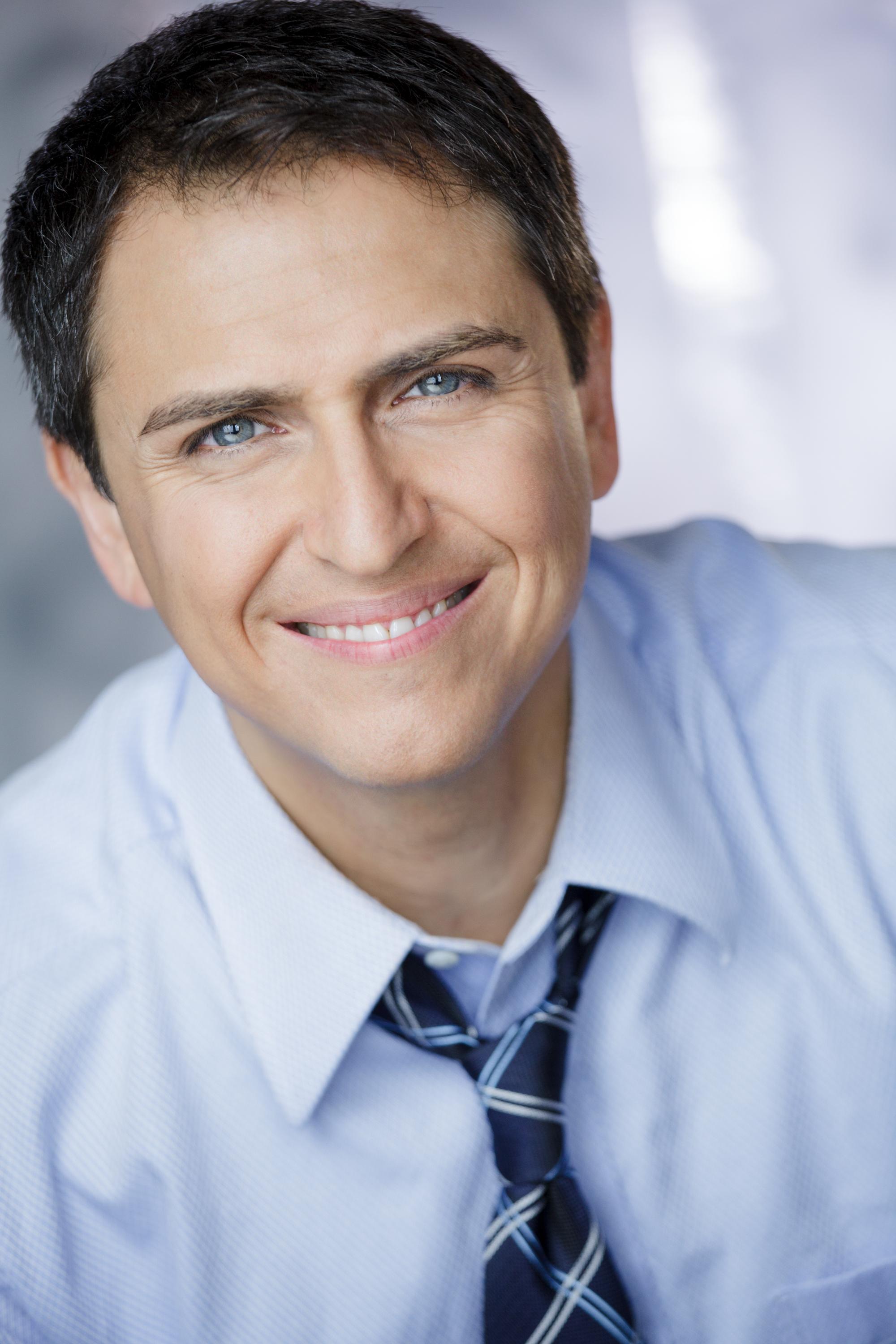 actor Robert Dassie large photo