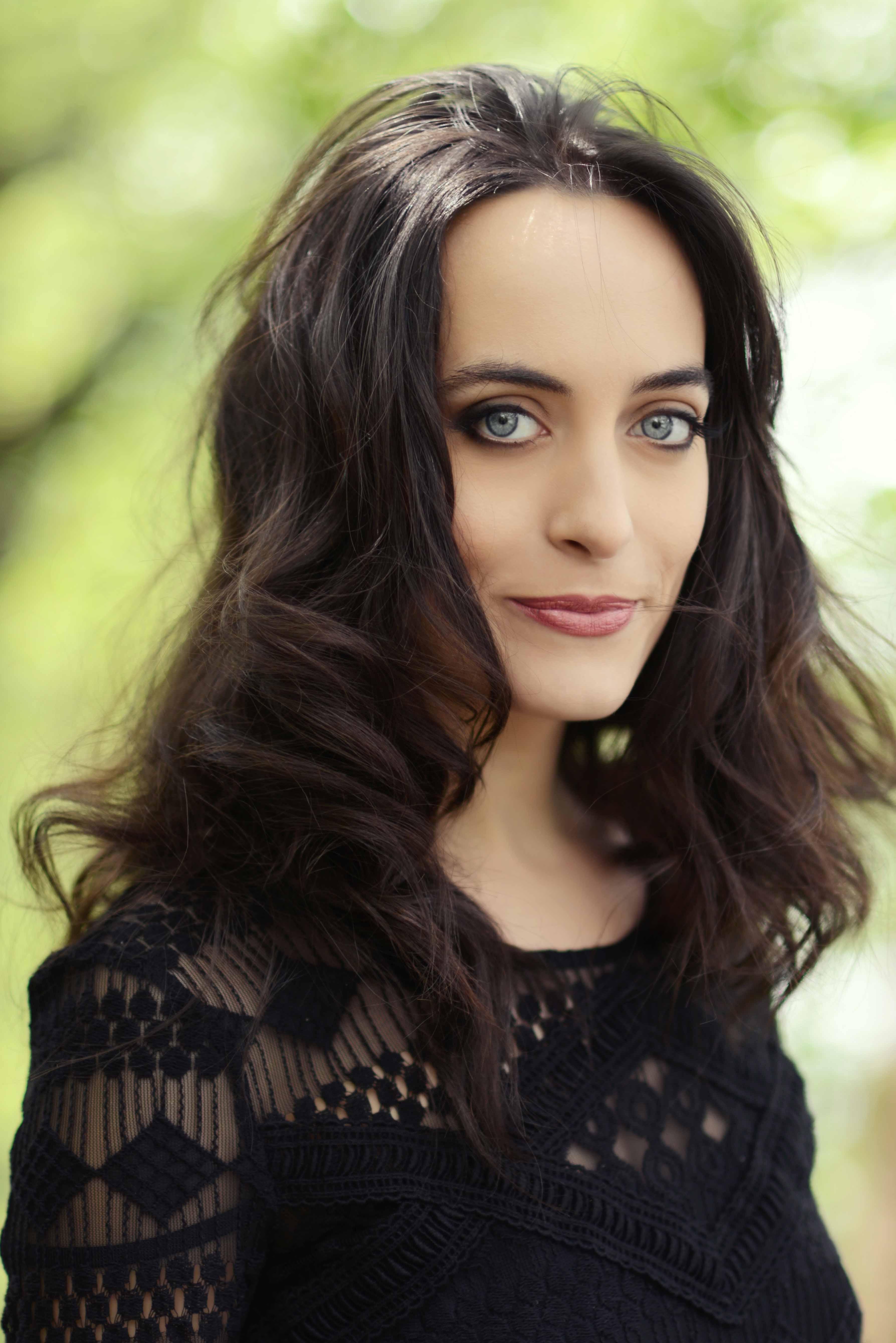 actor Linda Messerklinger large photo