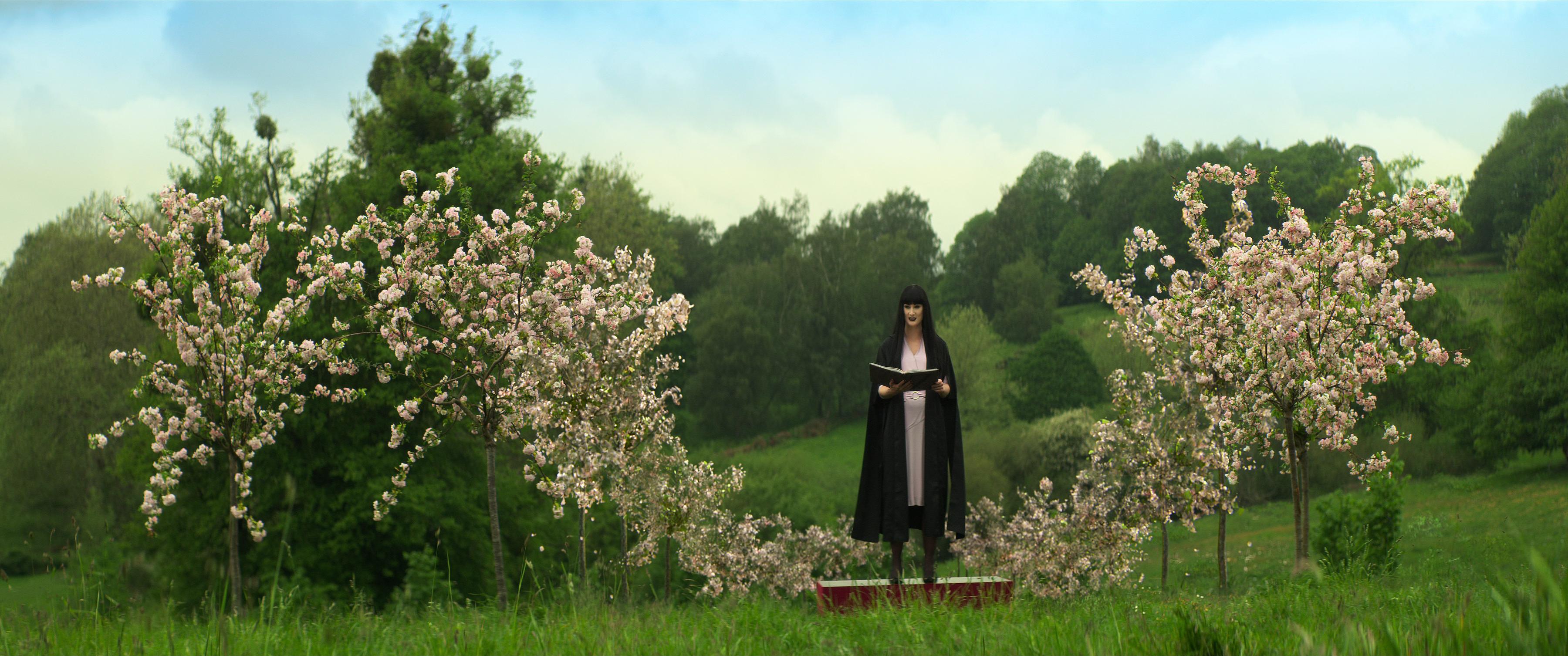 actor Daisy Badger large photo