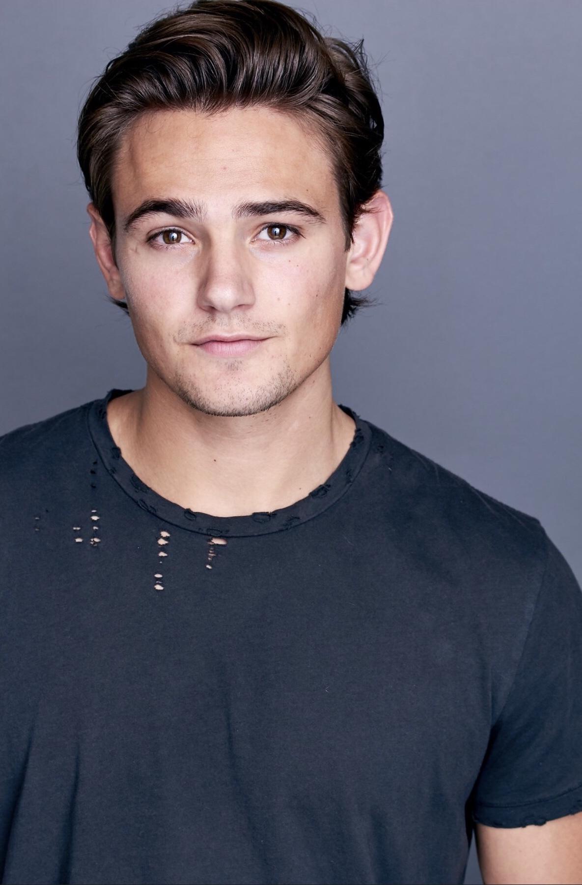 actor Carson Boatman large photo