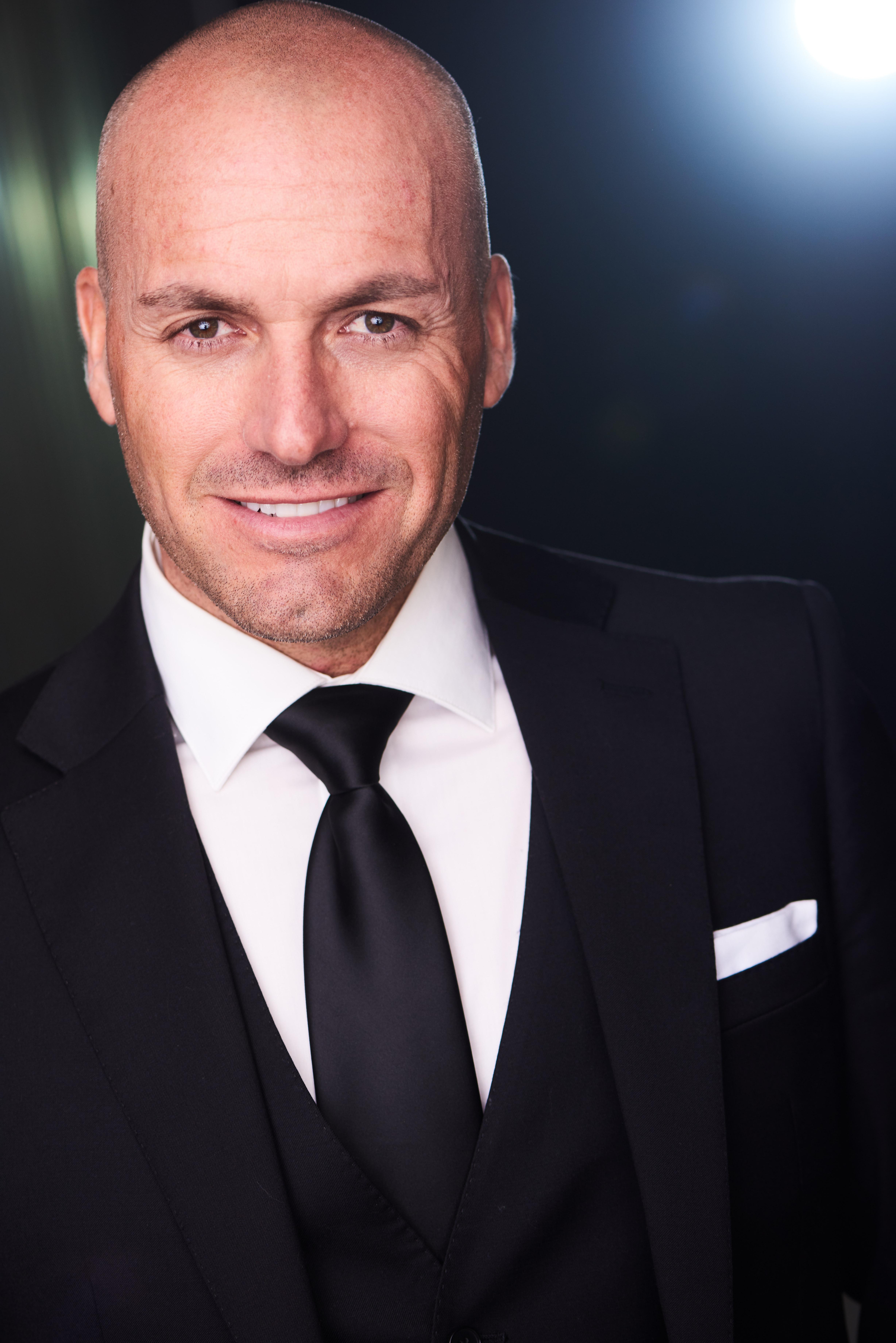 actor Romualdo Castillo large photo