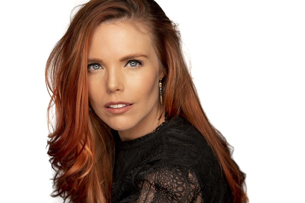 actor Nona Jedelle Cook large photo