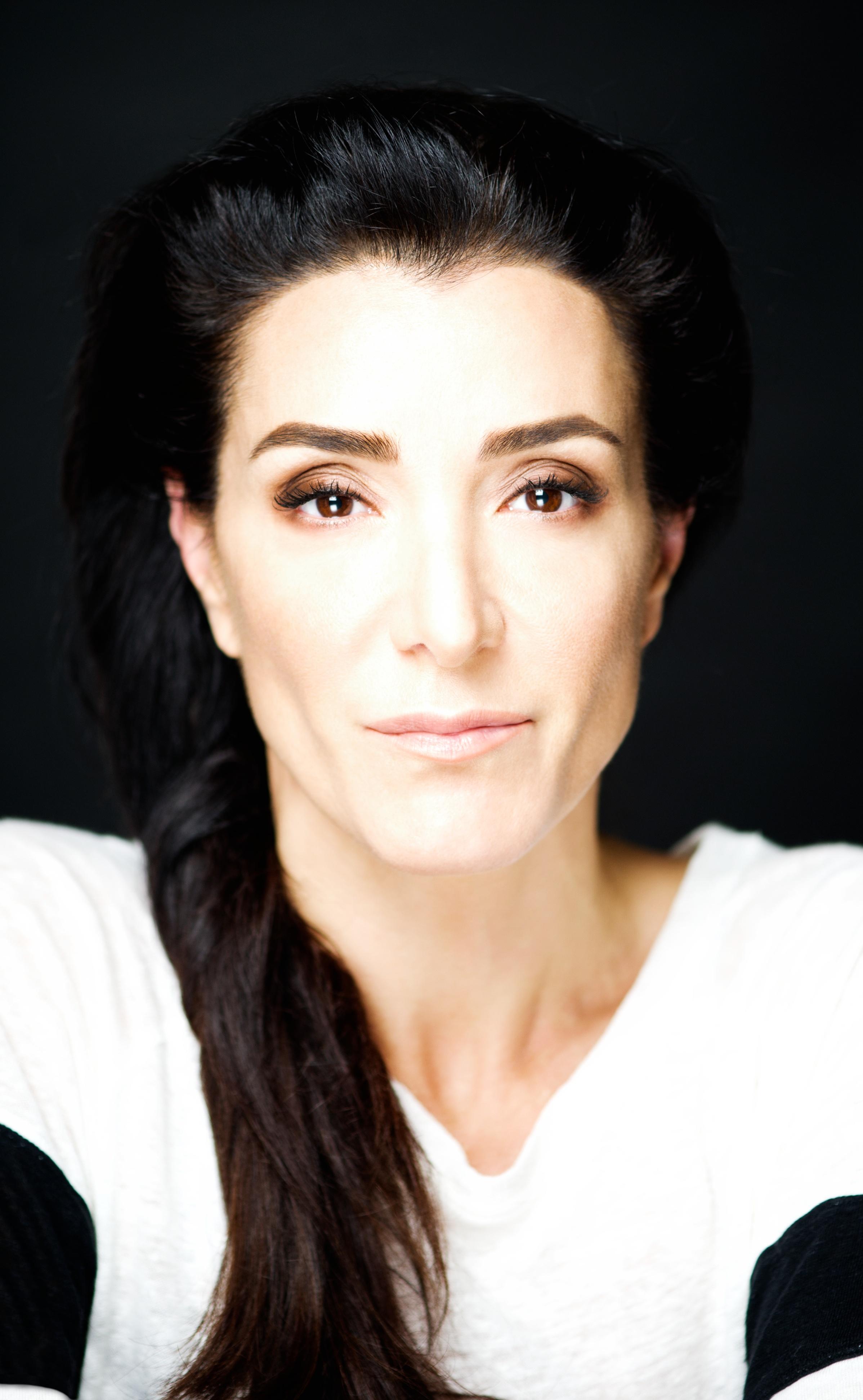 actor Gaëlle Cohen large photo