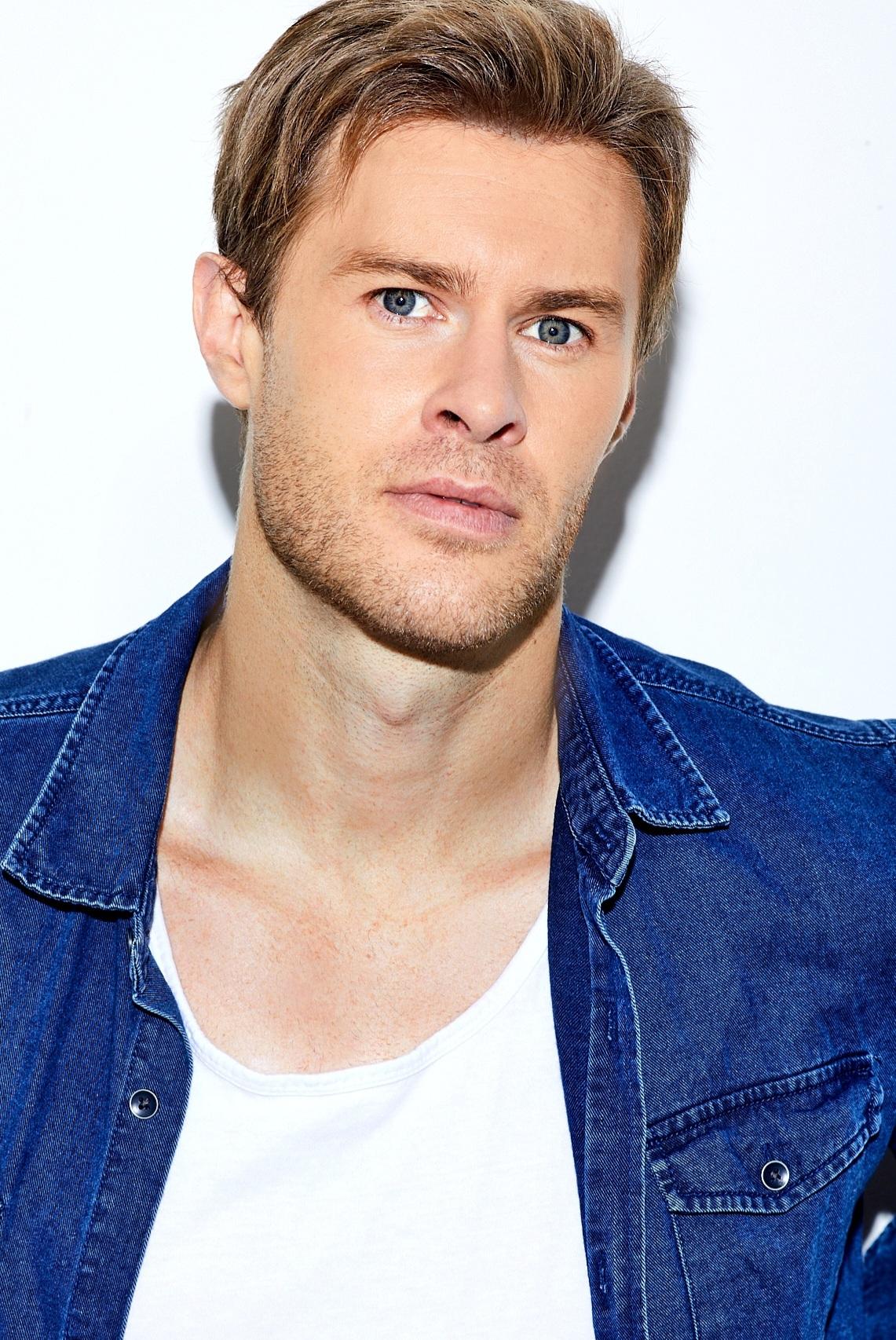 actor James Trevena large photo