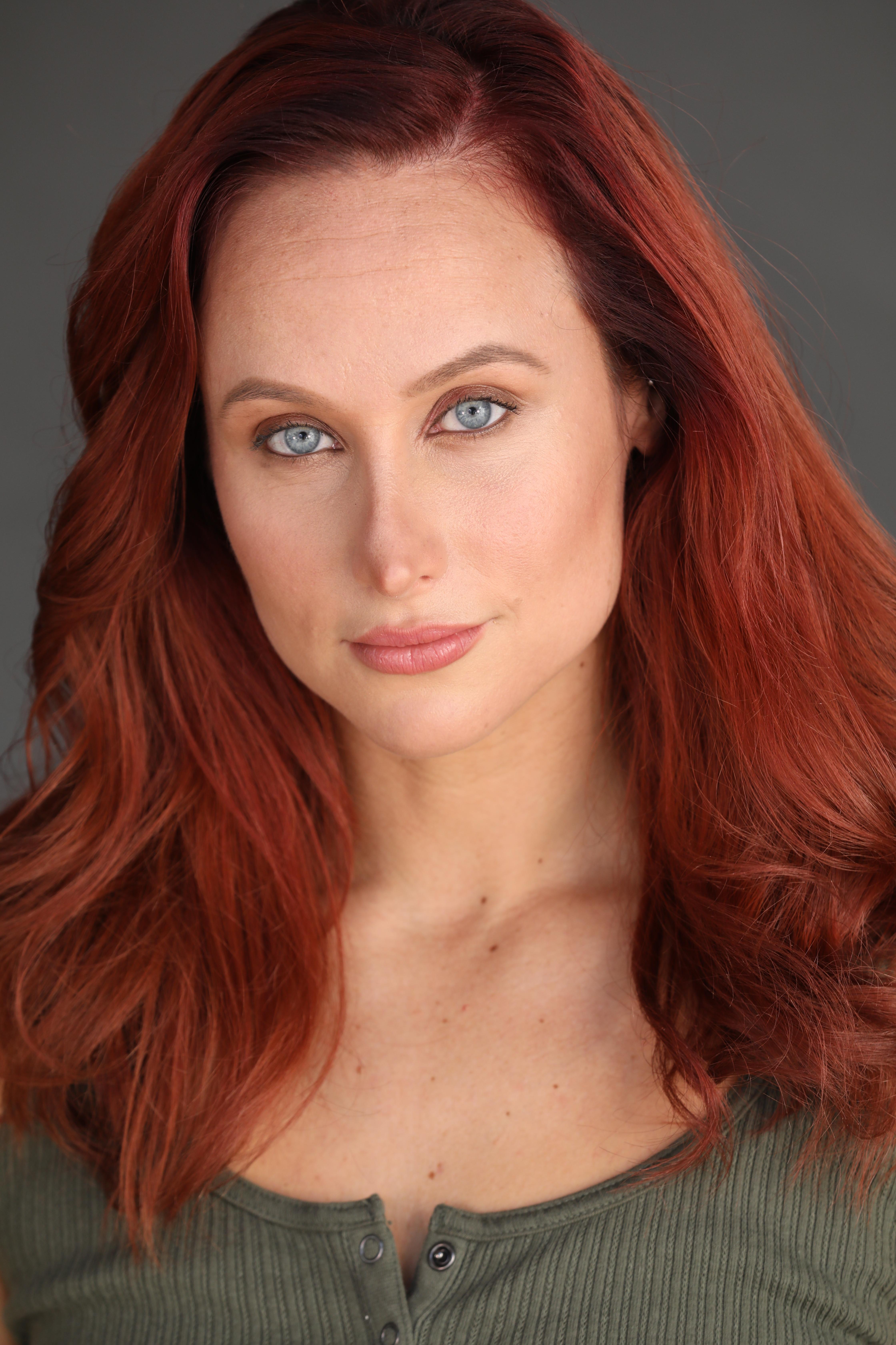 actor Katie Gallagher large photo