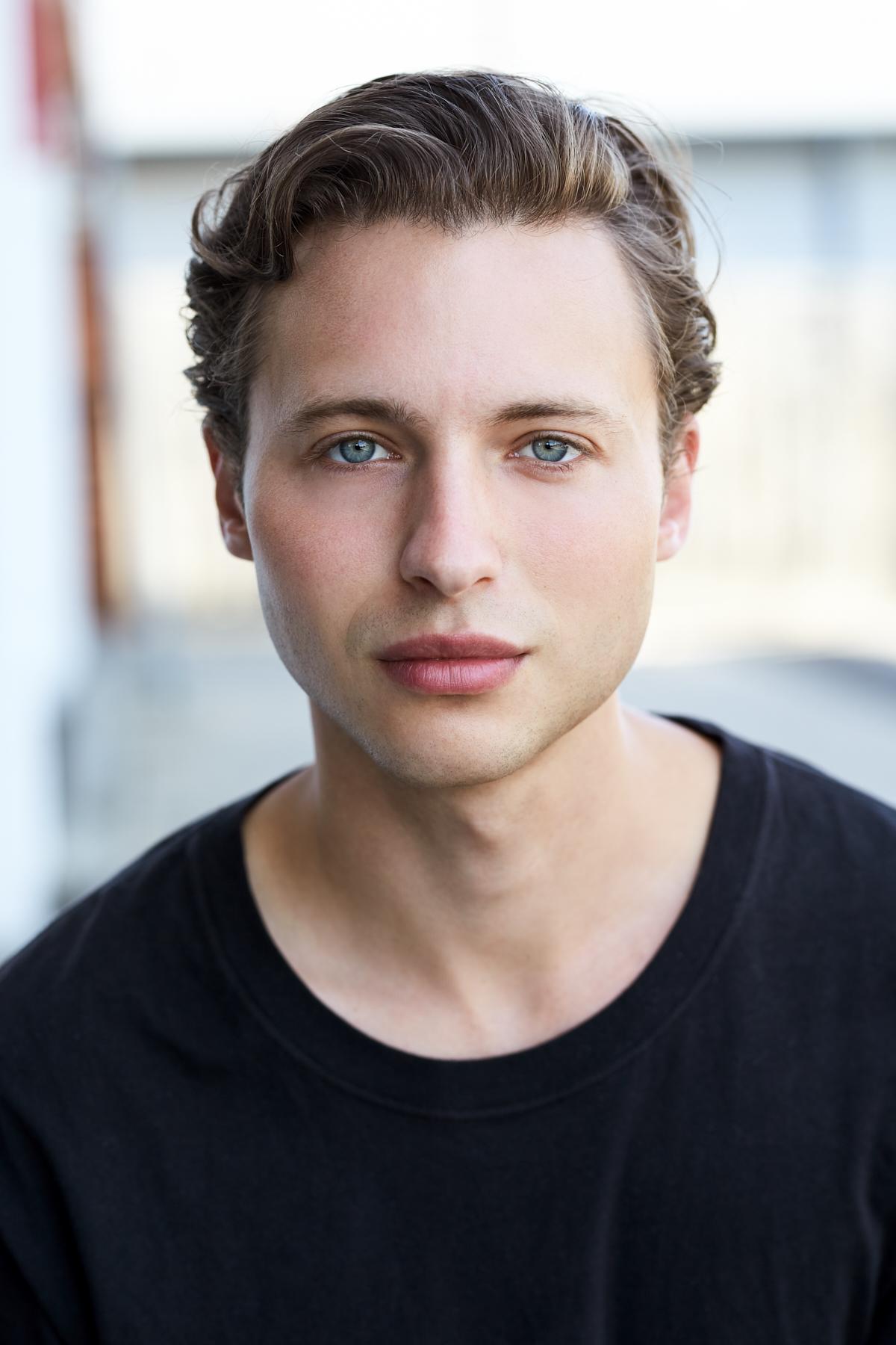 actor Matthew Connell large photo