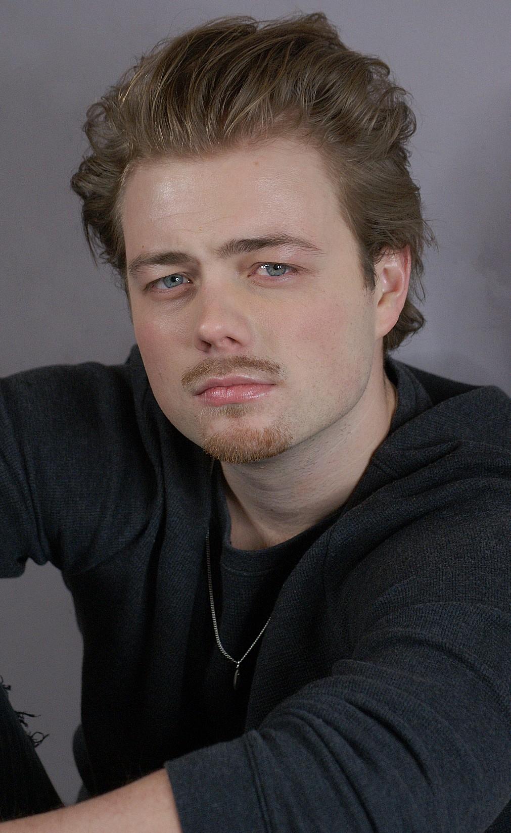 actor Max Neuens large photo