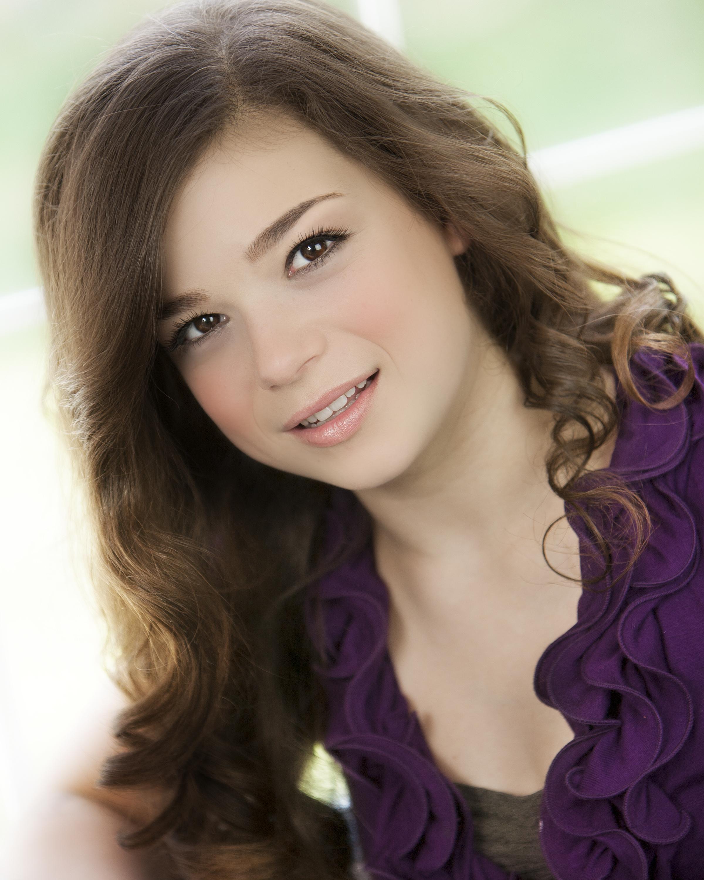 actor Maya Goldman large photo