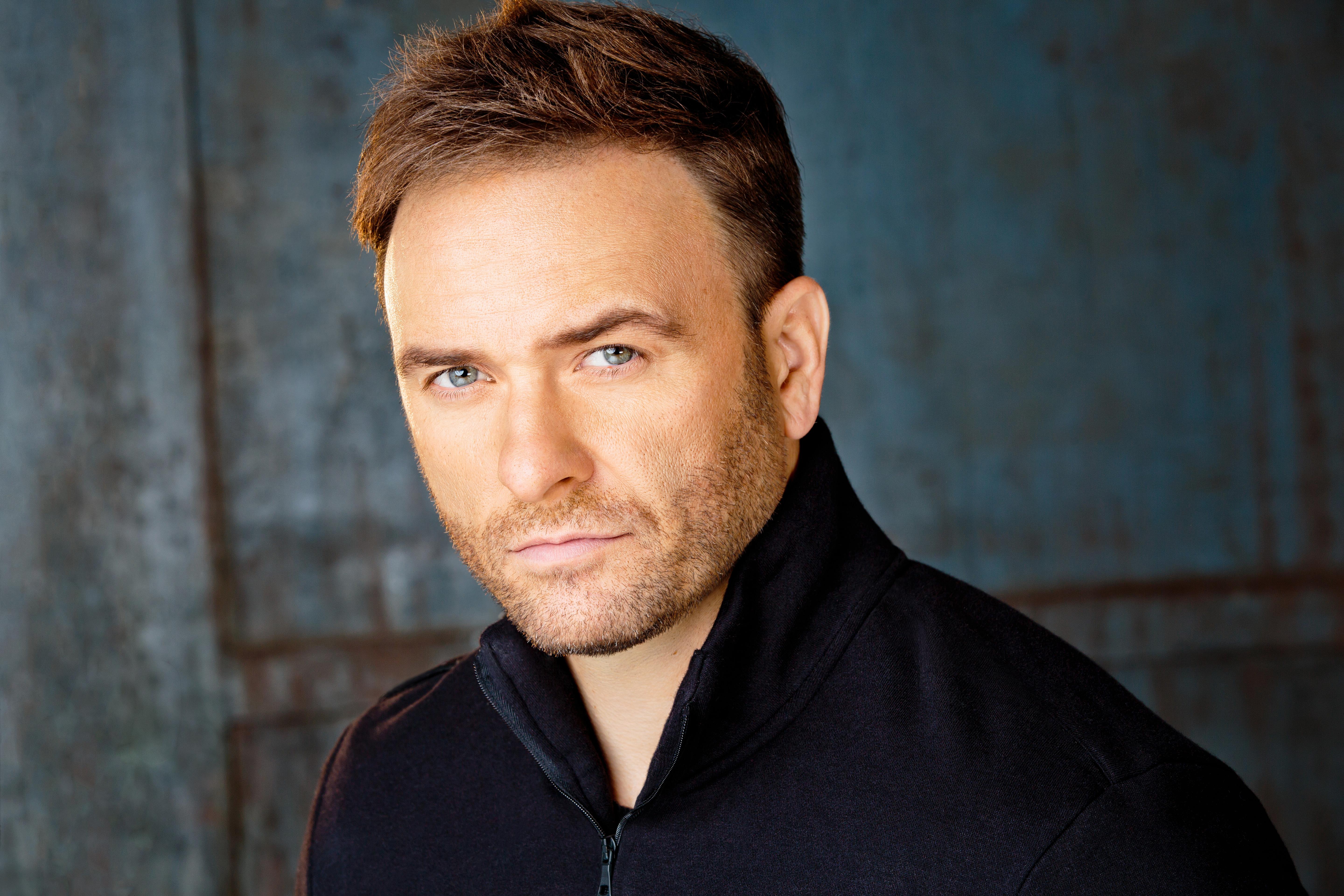 actor Chris Moss large photo