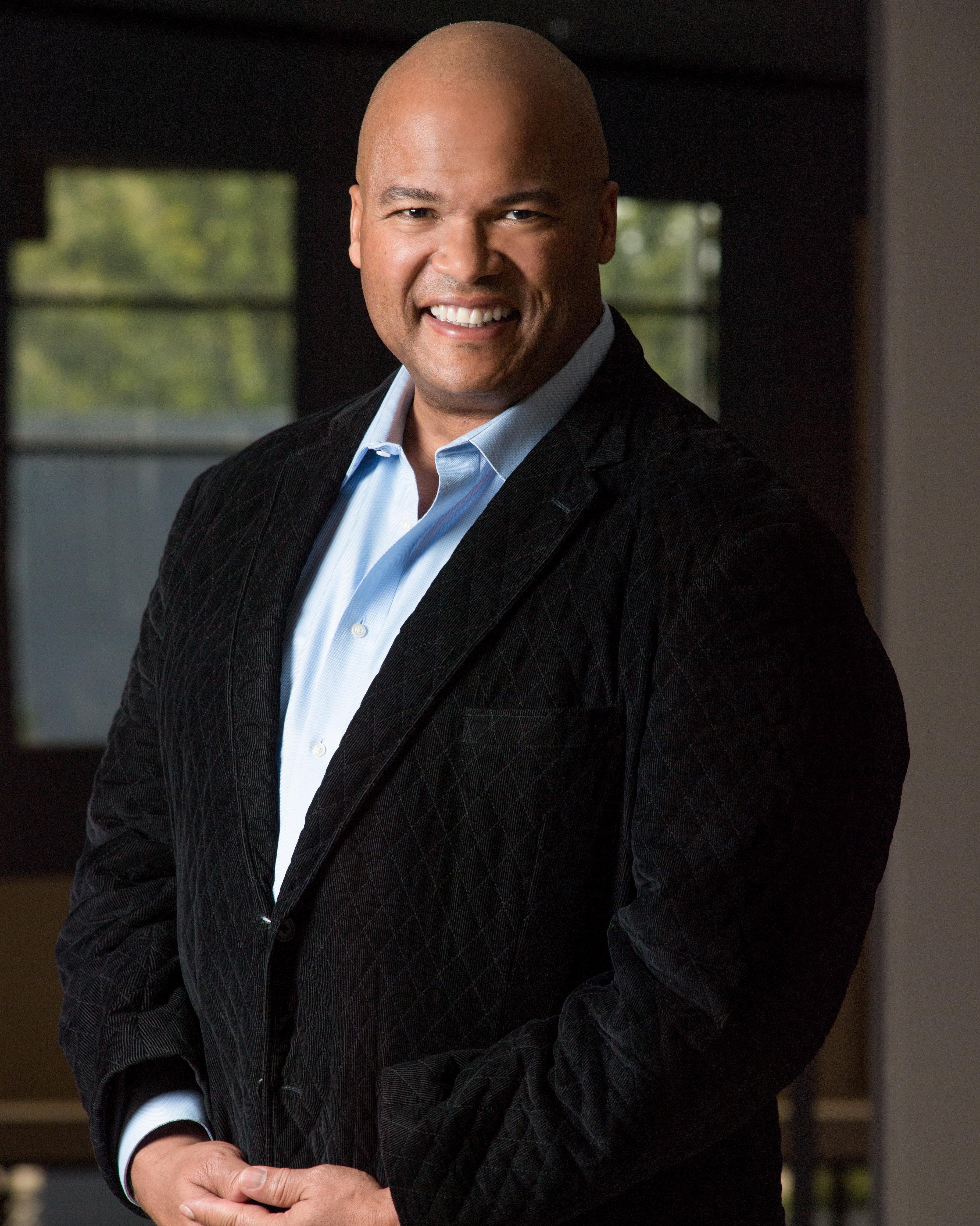 actor Abner Genece large photo