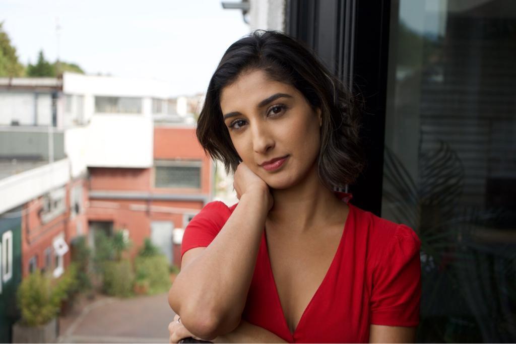 actor Ronahi Afsari large photo