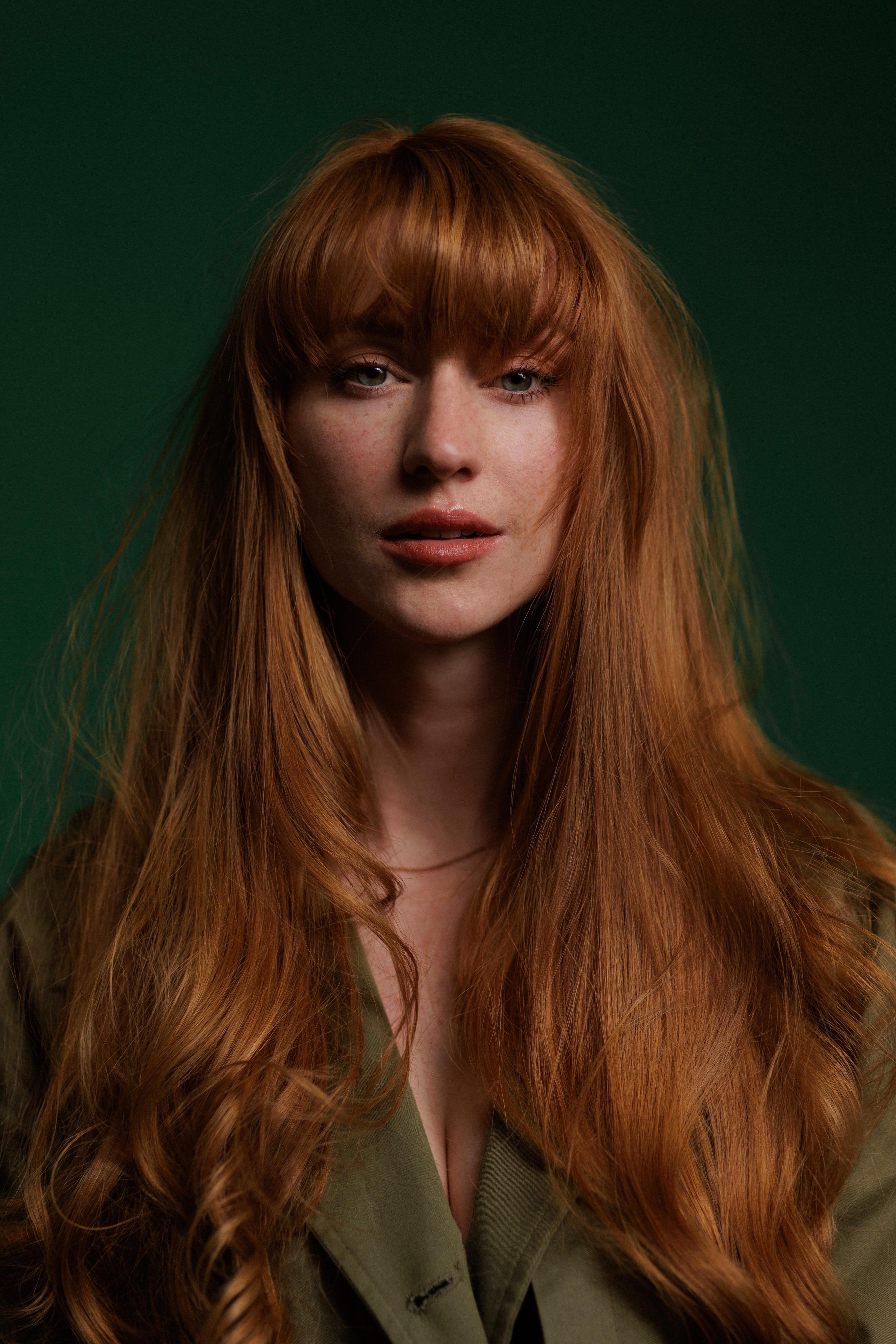 actor Alina Kovalenko large photo