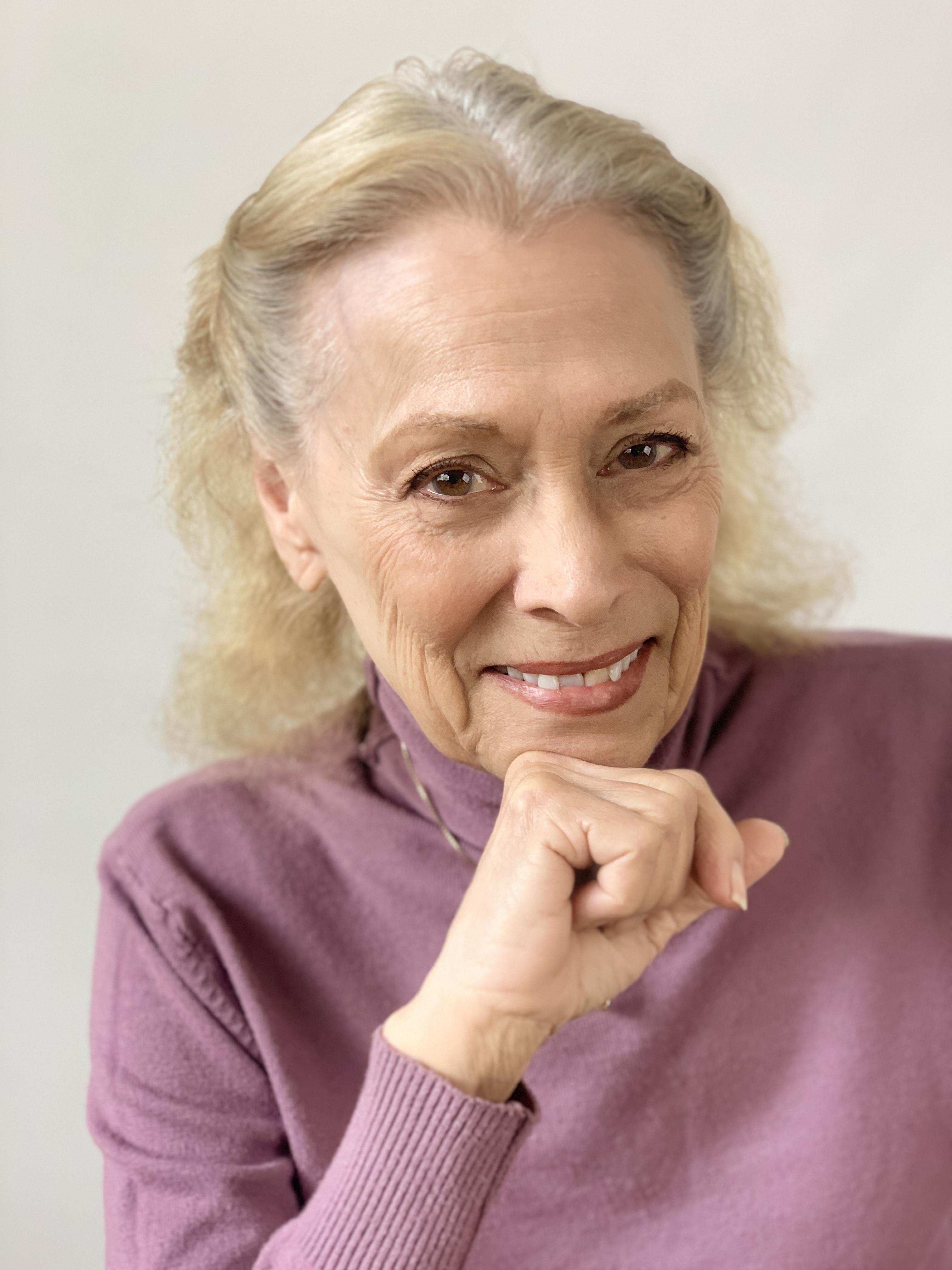 actor Michele Hart large photo