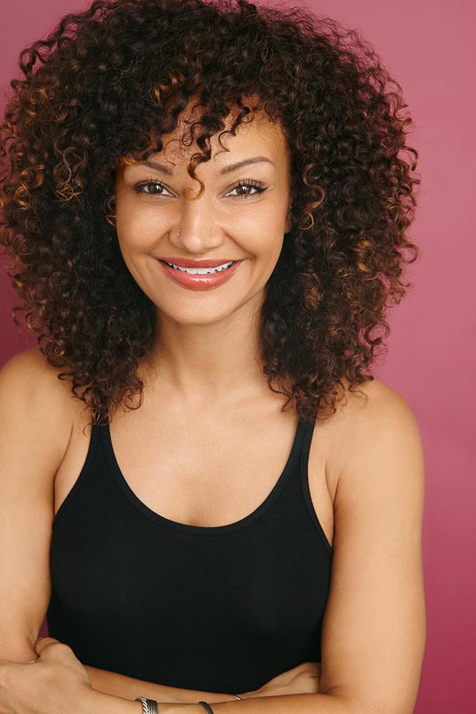 actor Stephanie 'Stevvi' Alexander large photo