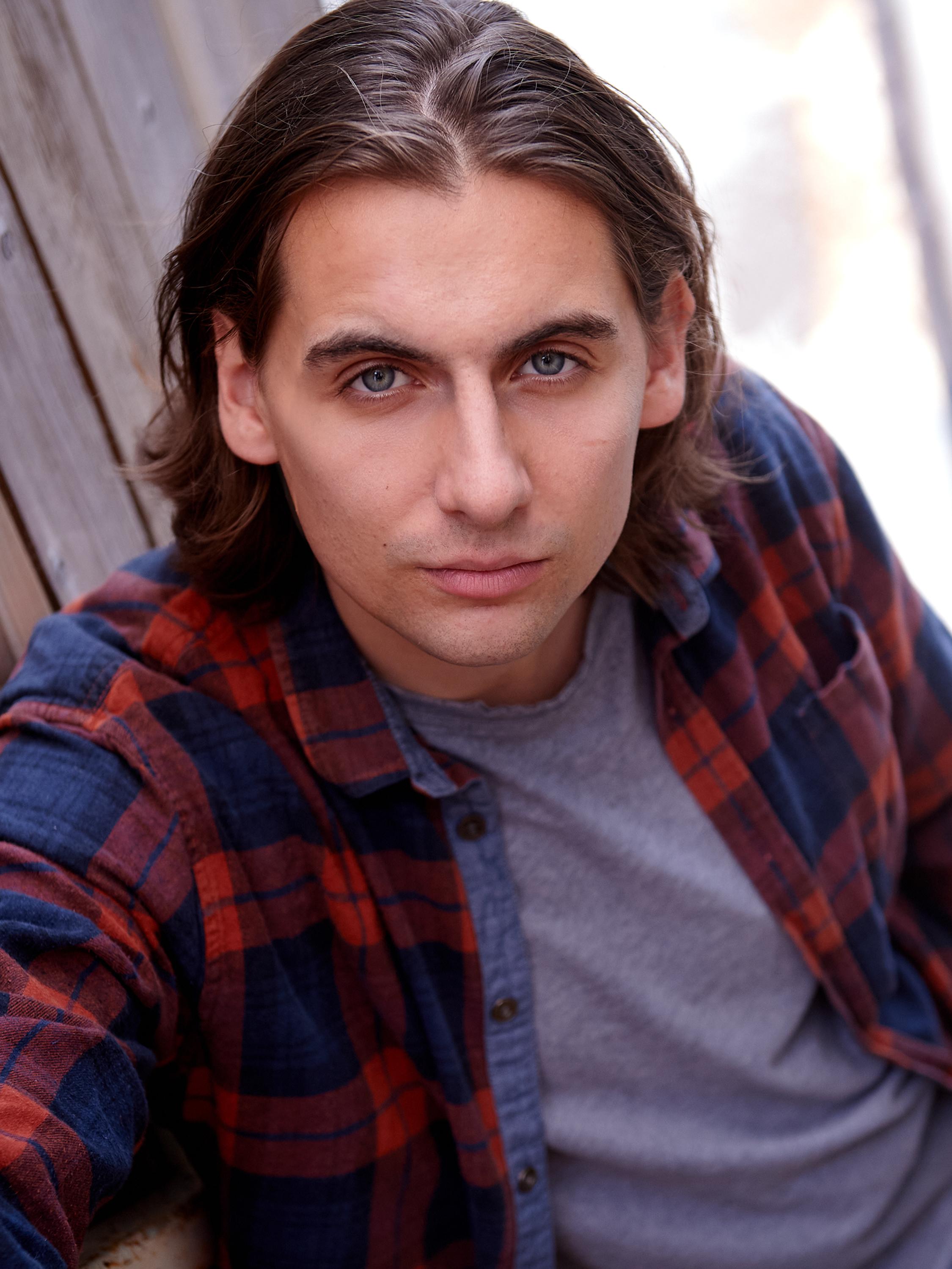 actor Gabe Meacher large photo