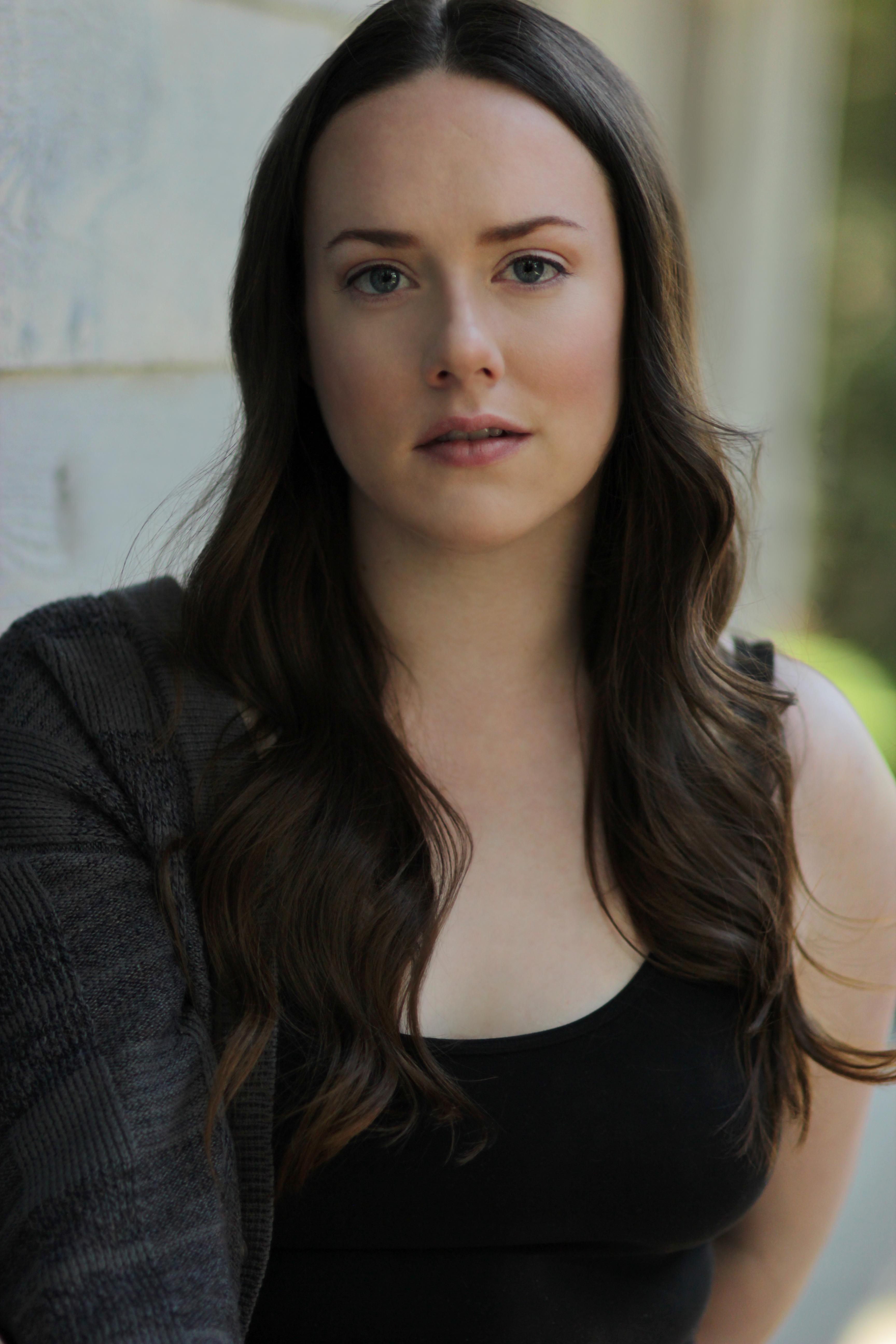 actor Emma Flemington large photo