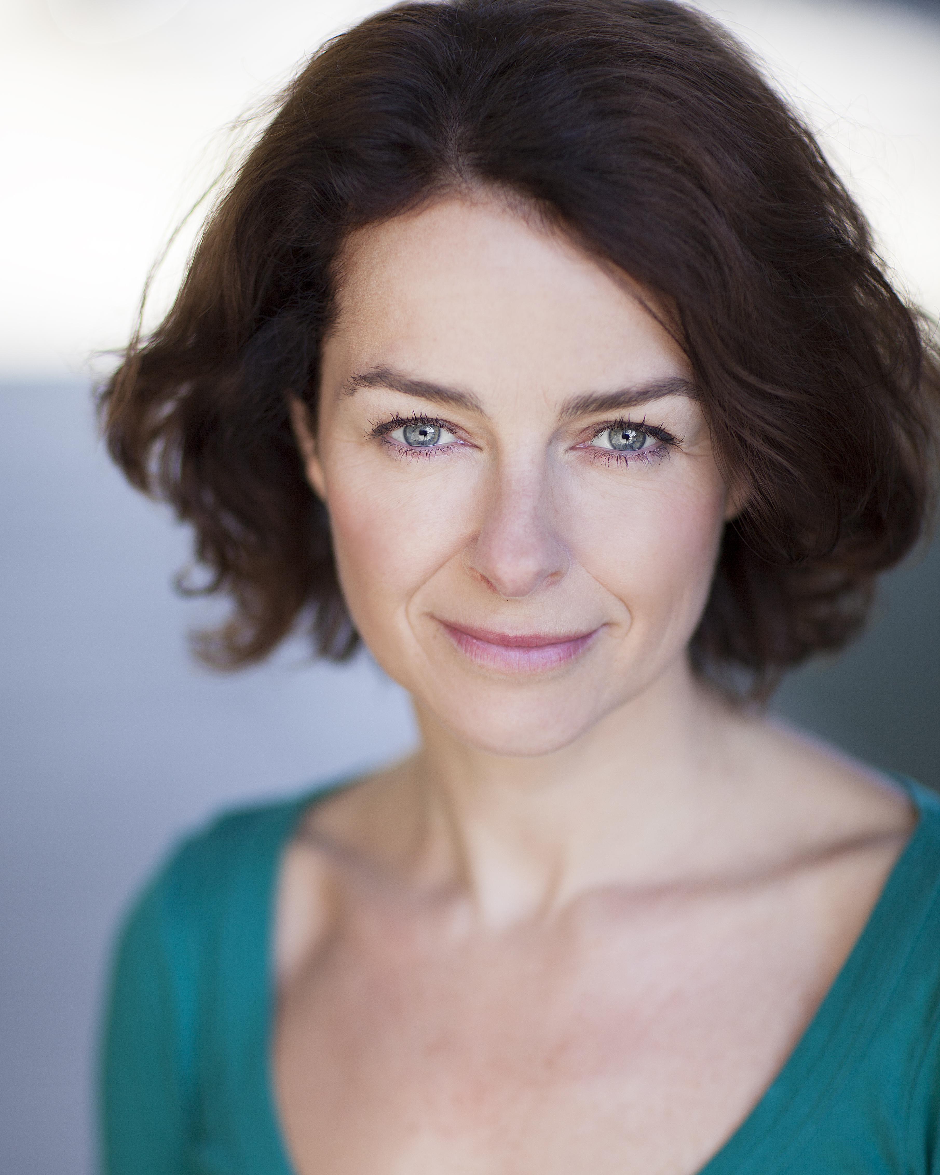 actor Annabelle Dowler large photo