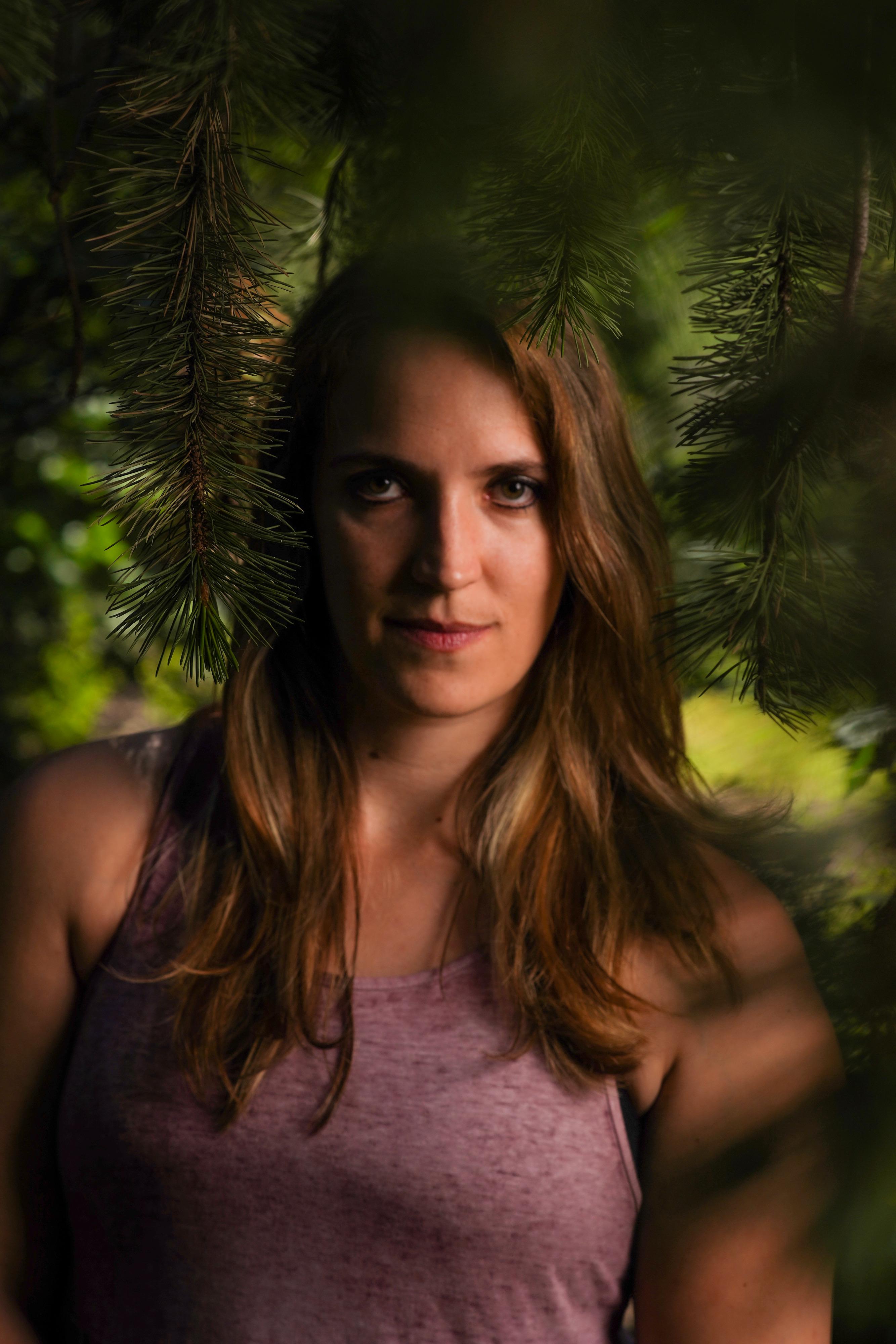 actor Nicole Goeke large photo