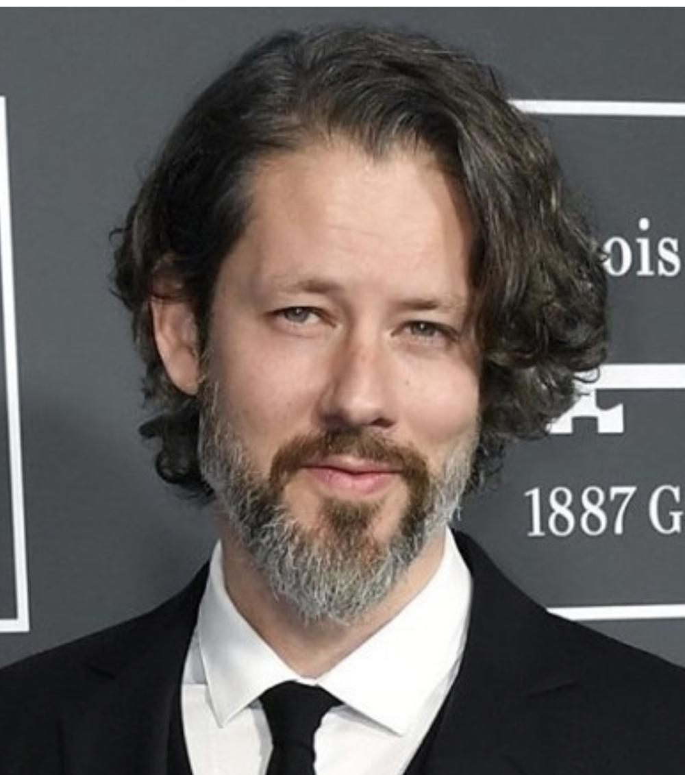 actor Darren Le Gallo large photo