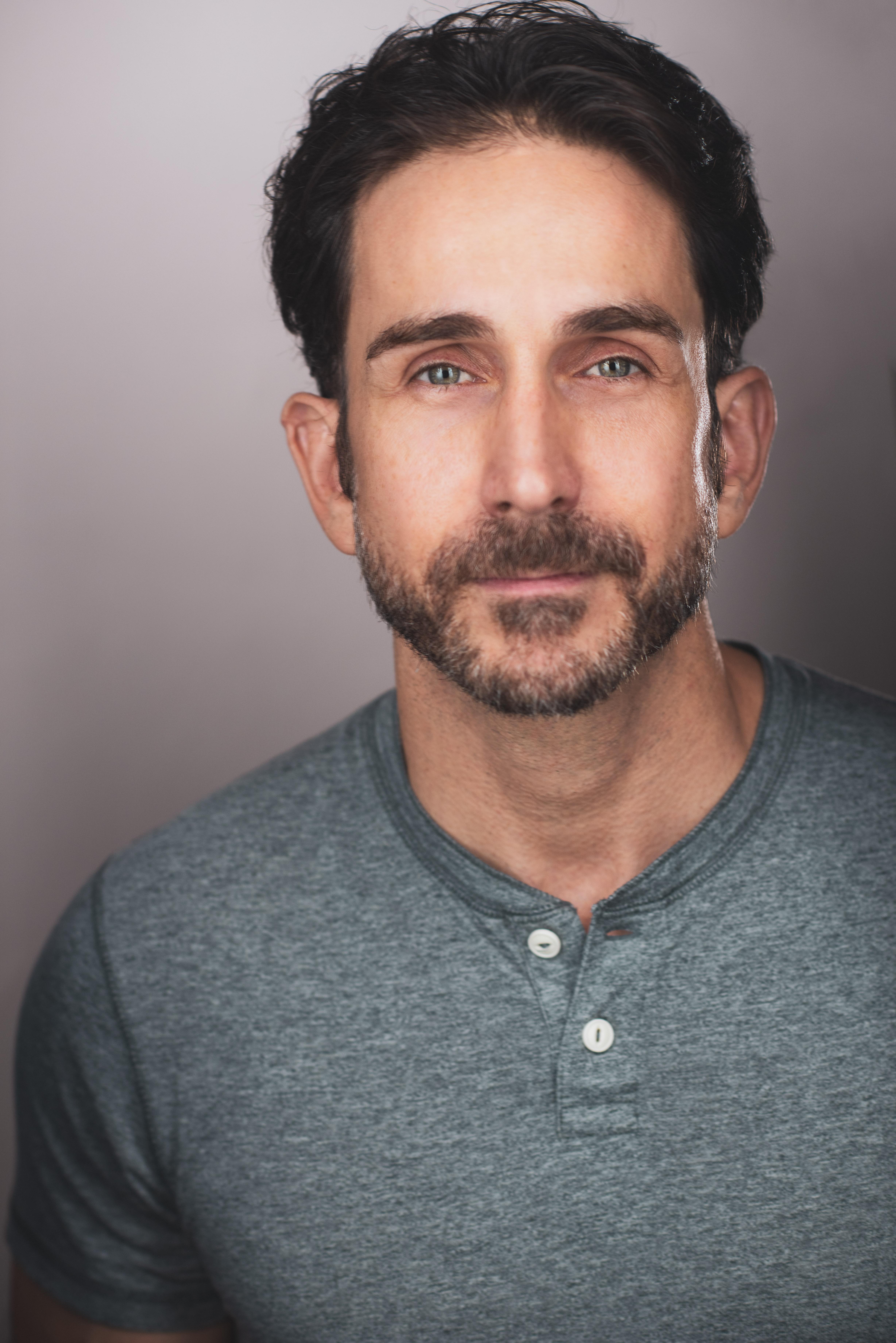 actor Nathan Reid large photo