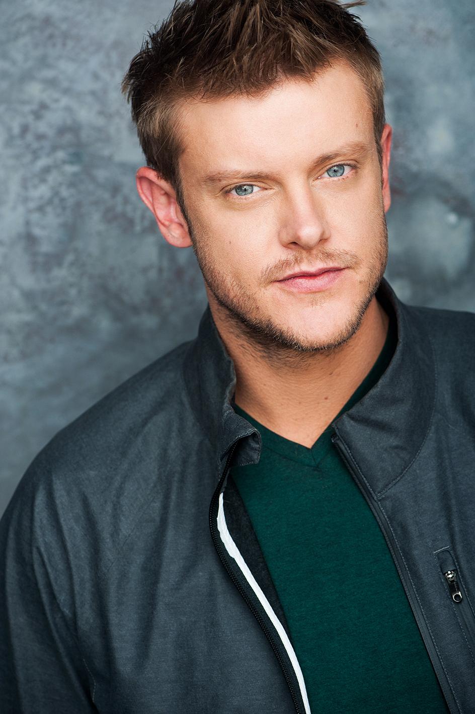 actor Dane Davenport large photo