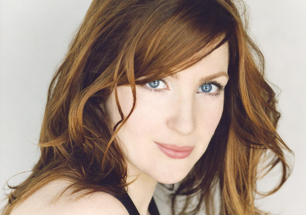 actor Aighleann McKiernan large photo