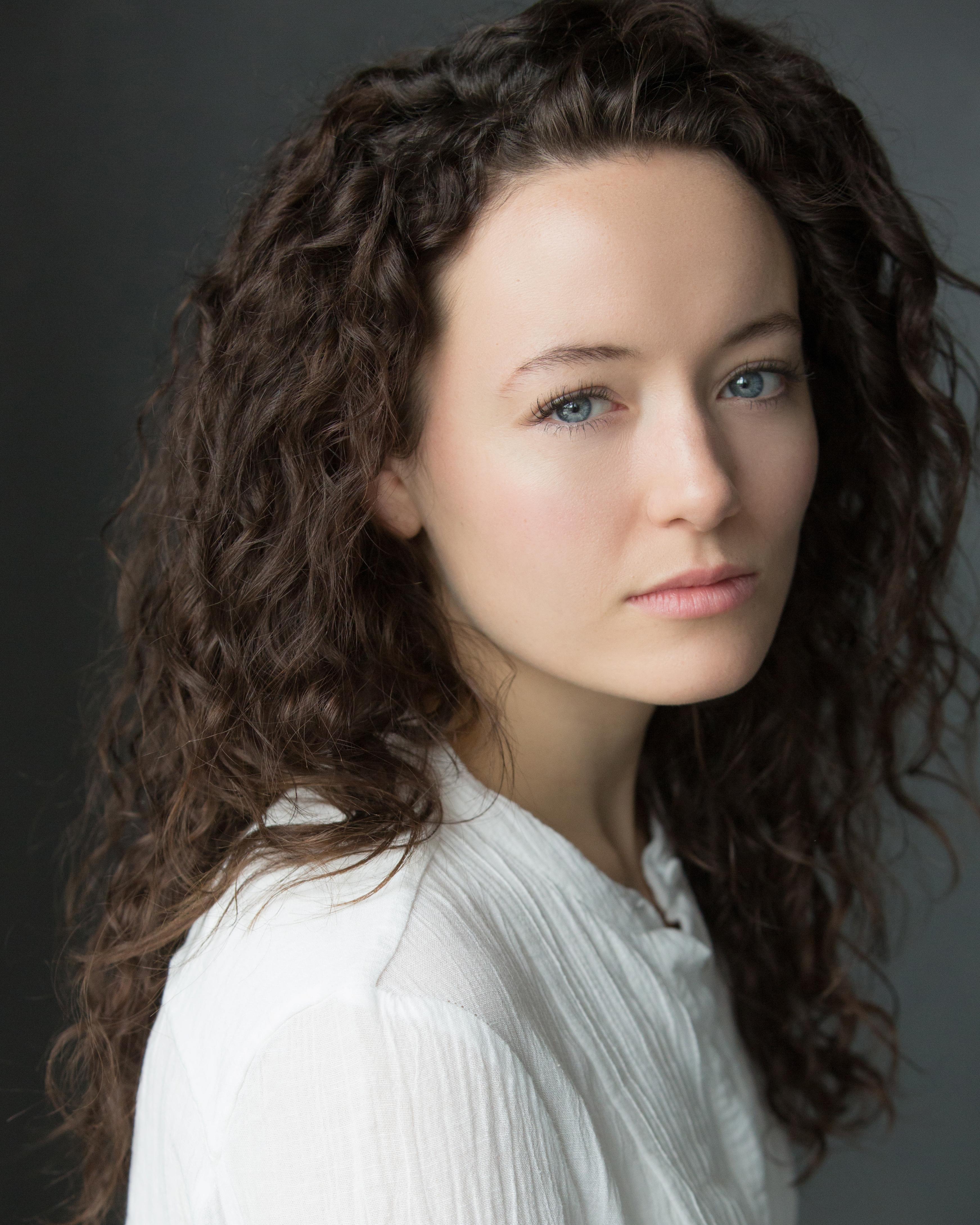 actor Elysia Welch large photo