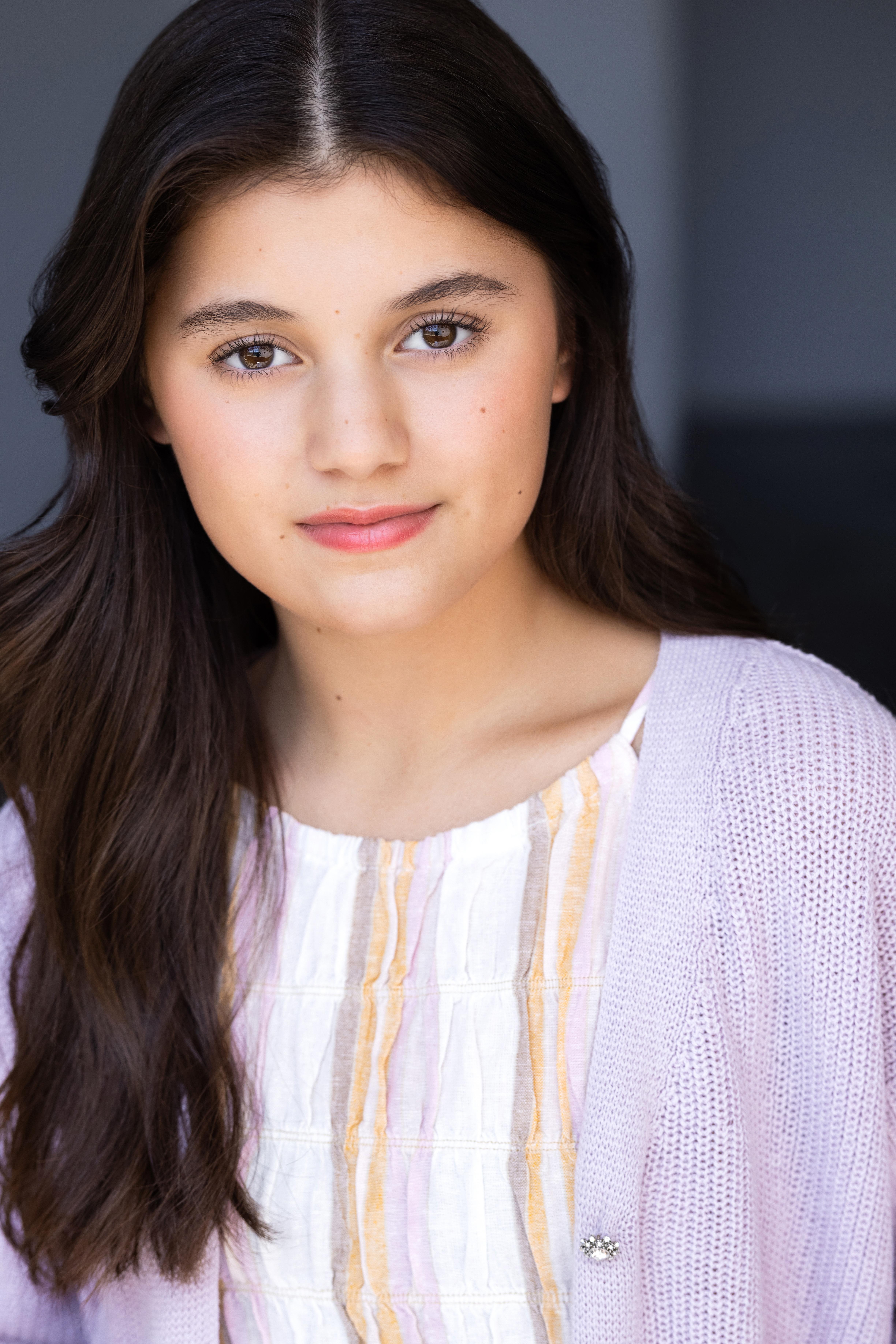 actor Ava Ryback large photo