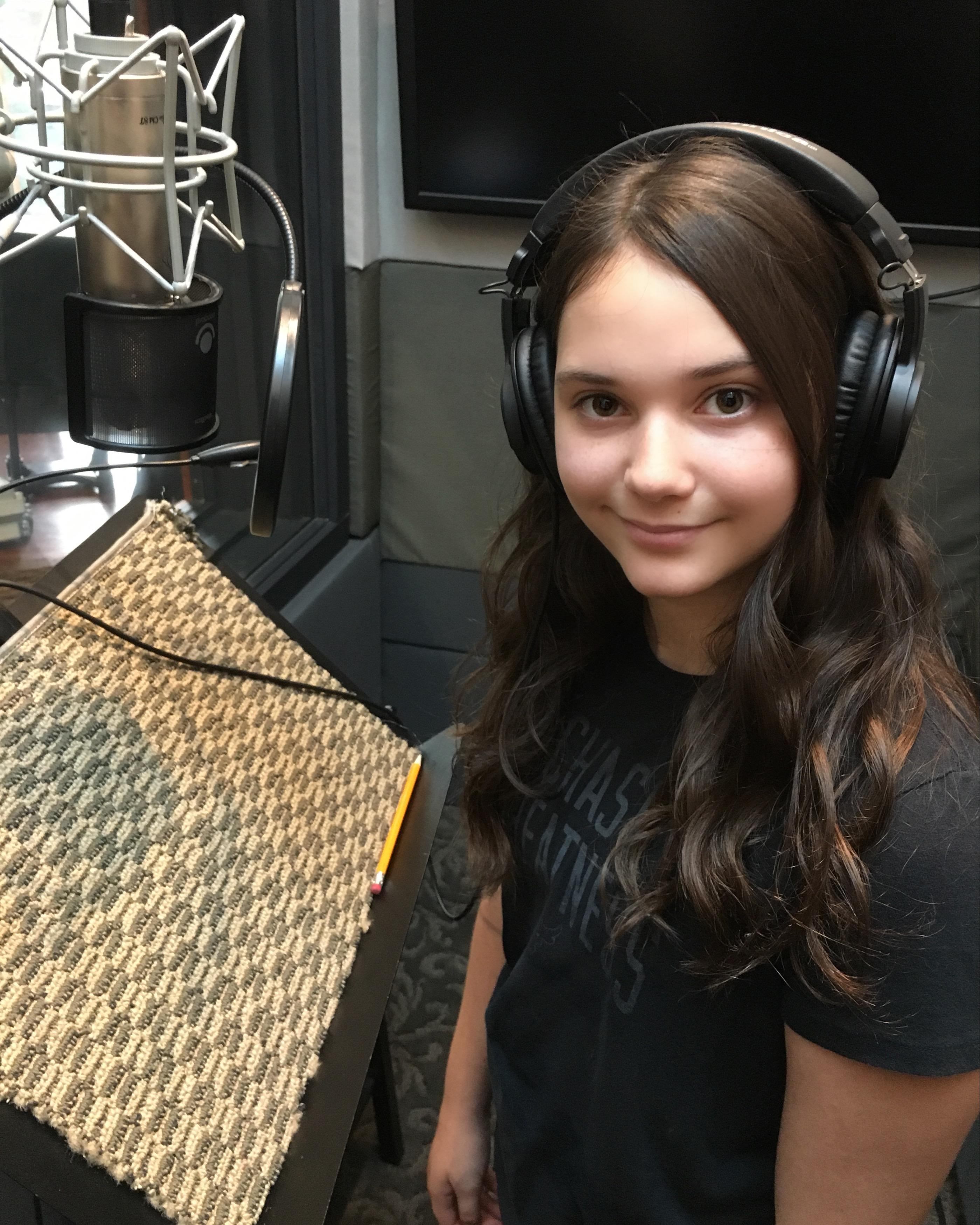 actor Macy Drouin large photo