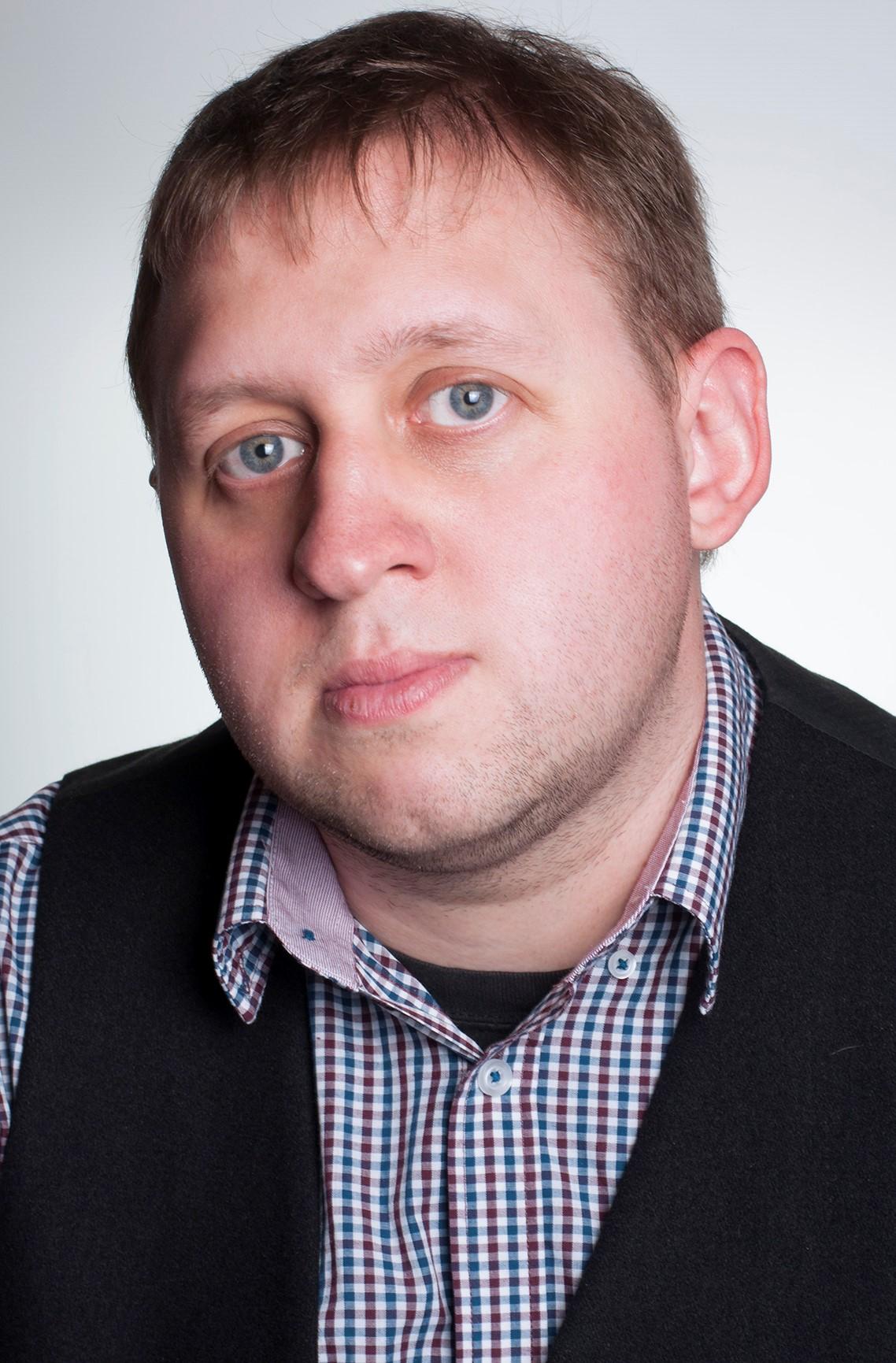 actor Tom Brumpton large photo