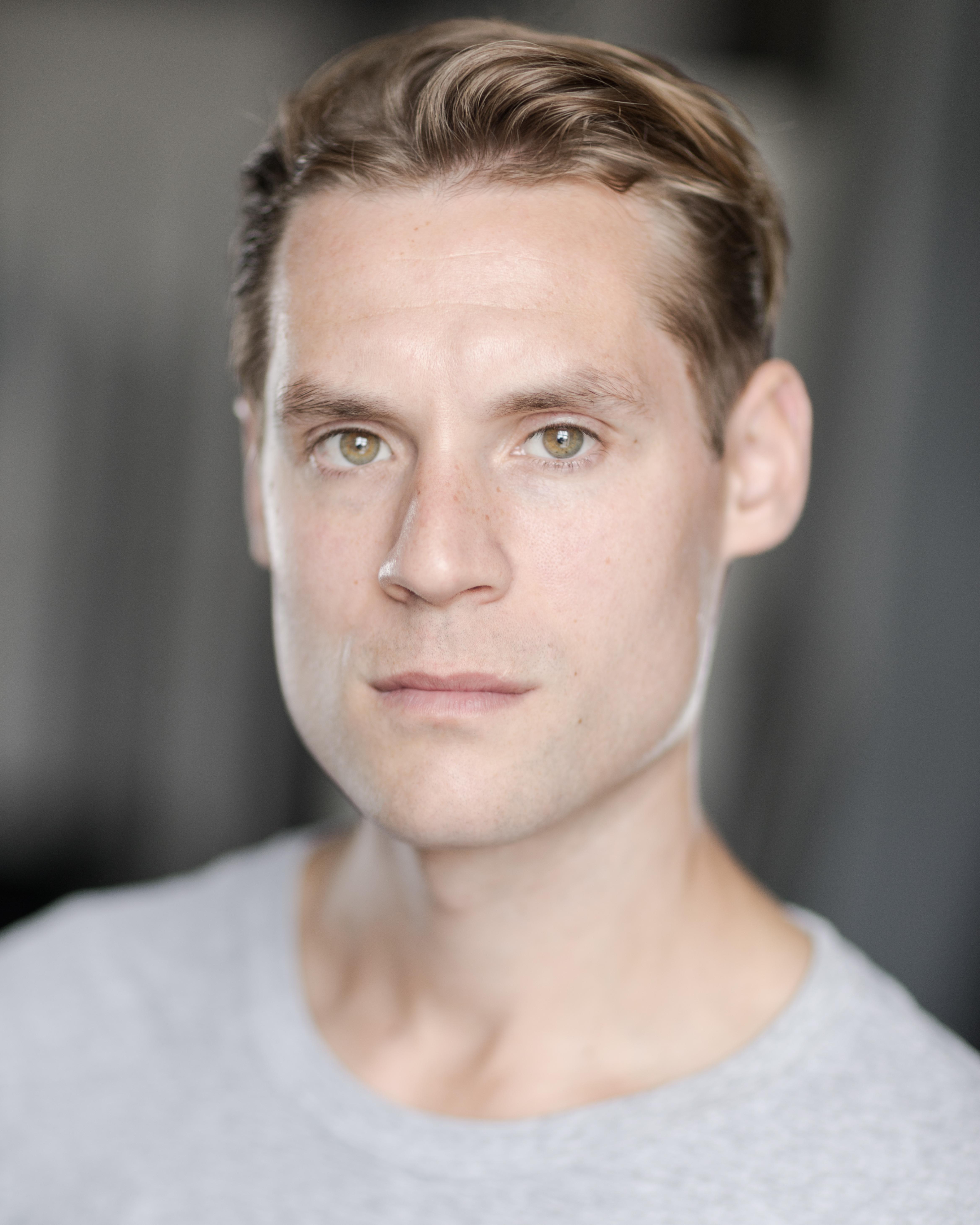 actor George Taylor large photo