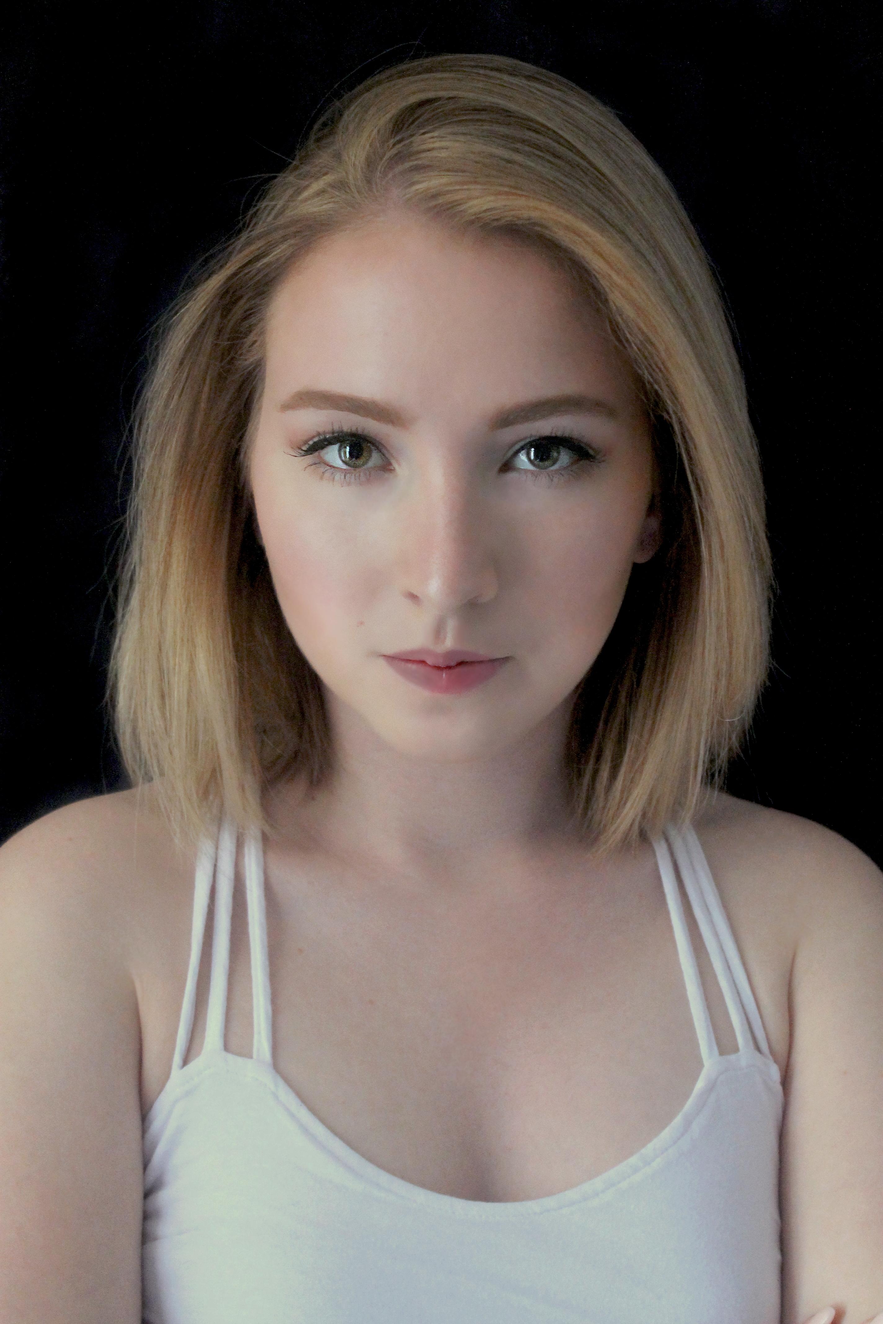 actor Riva Rose large photo