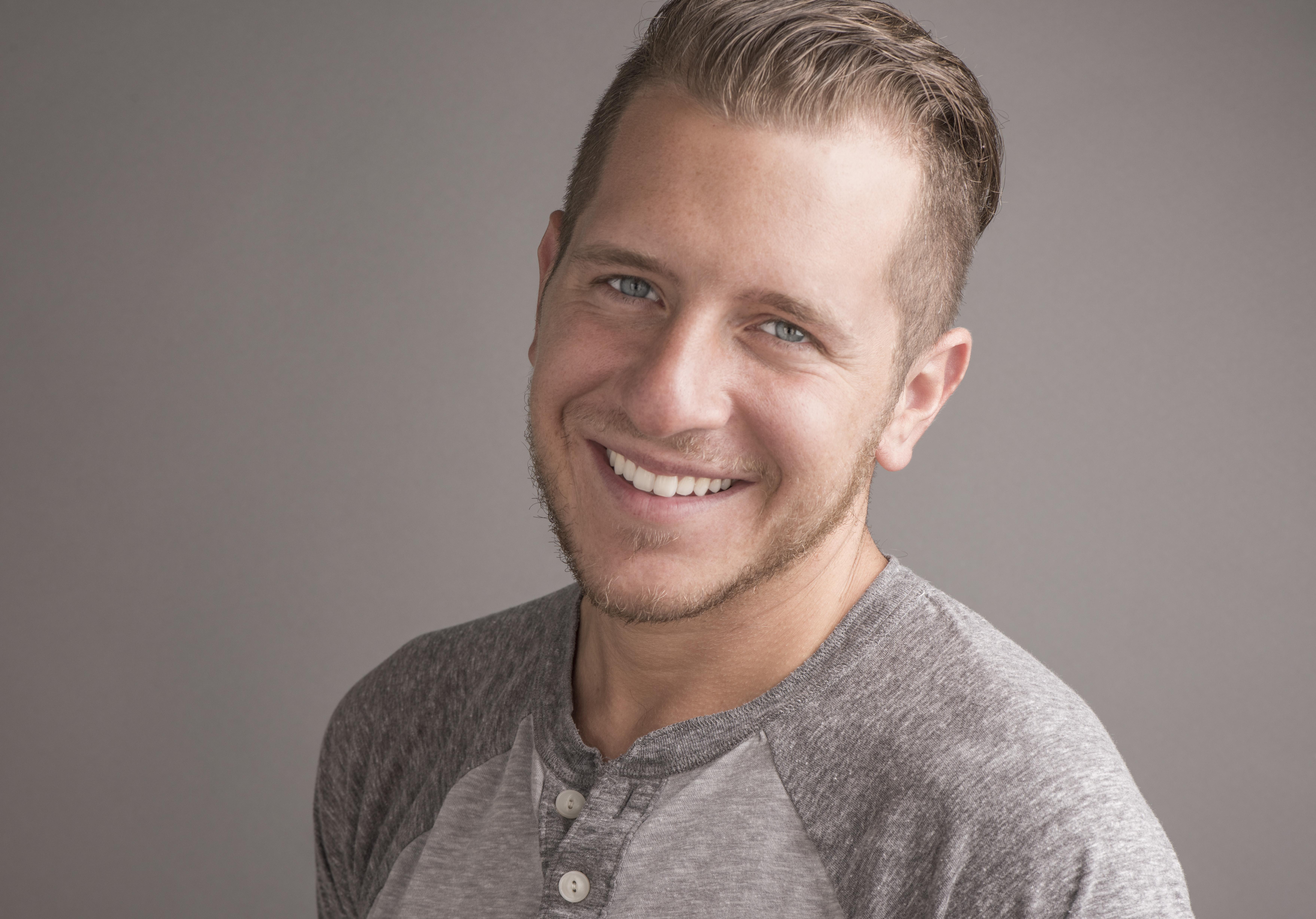 actor Eric Armand large photo