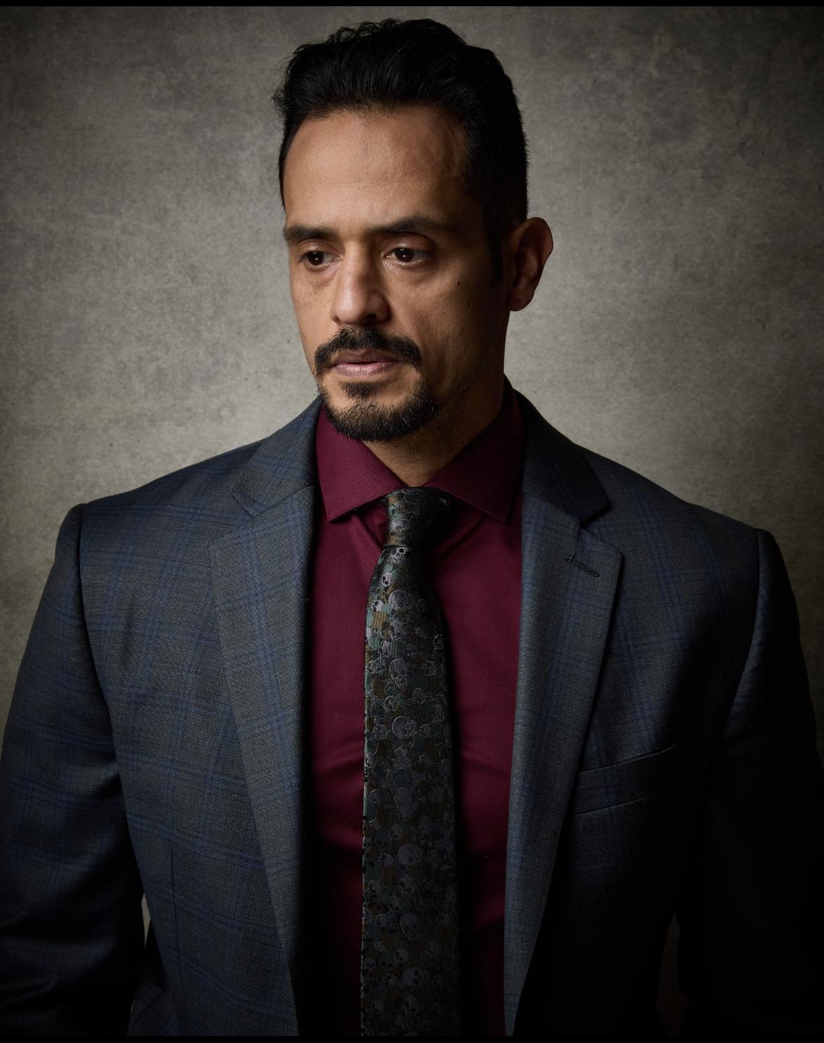 actor Adrian Quiñonez large photo